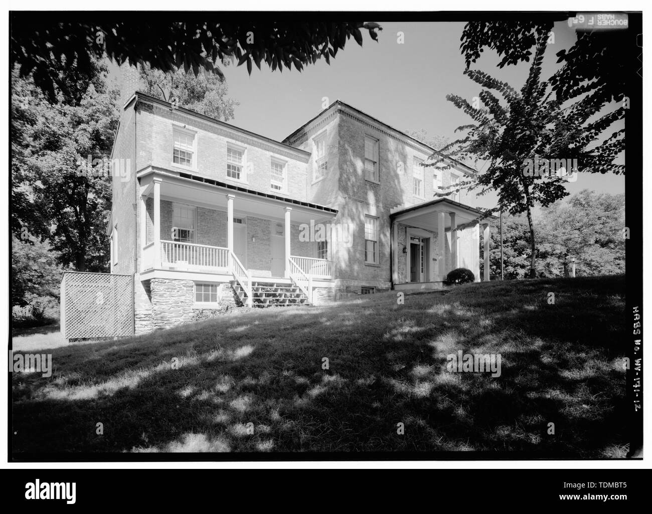 Vue EN PERSPECTIVE DU SUD-EST DE LA FAÇADE EST - Morrell House, Colombie-Britannique et rues Fillmore, Harpers Ferry, Comté de Jefferson, WV, Storer College ; Prix, Virginie B, émetteur Banque D'Images