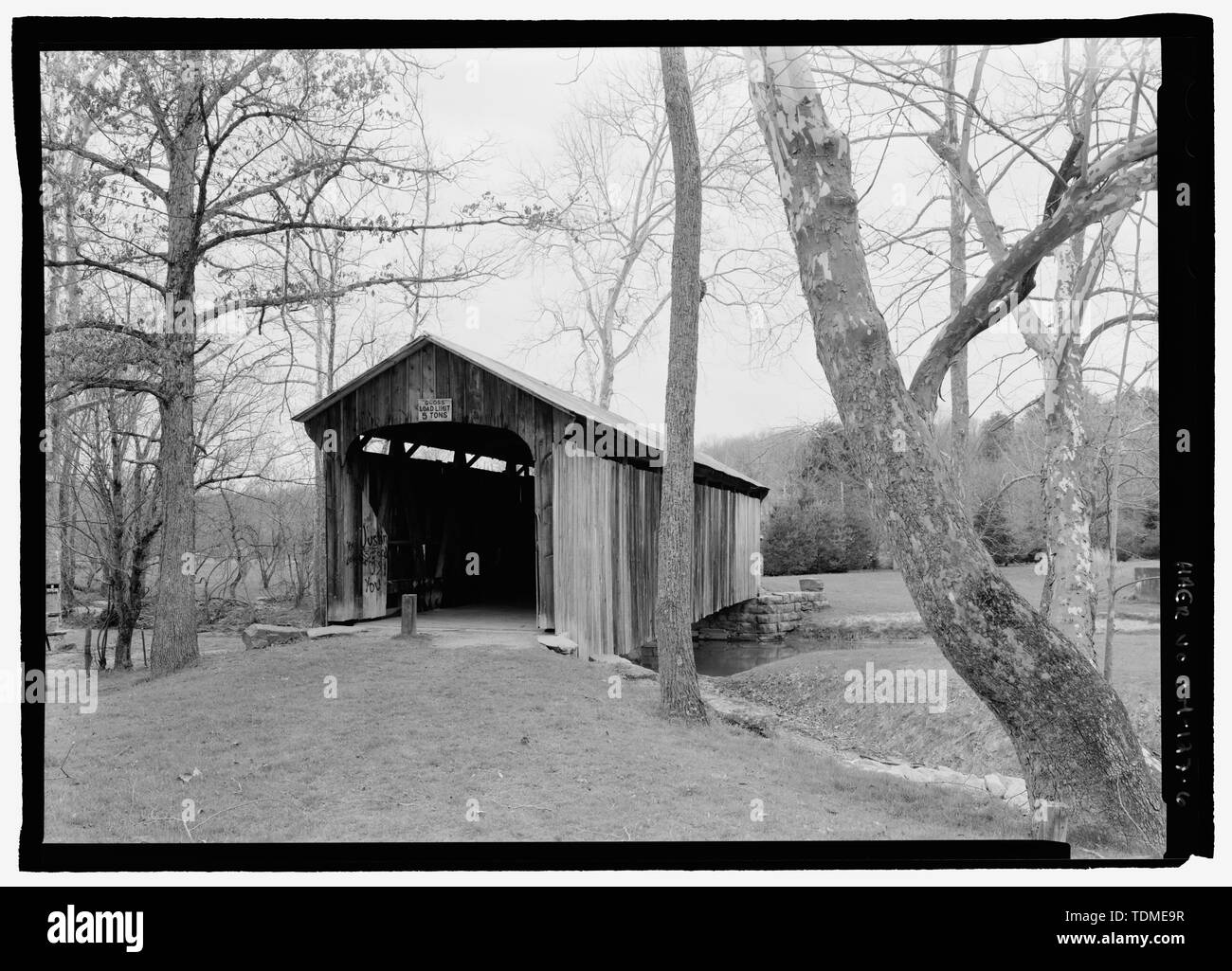 PERSPECTIVE, portail de l'EST. - Sel Creek Bridge, enjambant le ruisseau gros sel, contourné l'article de Arch Hill Road (CR 82), Norwich, Muskingum Comté, OH Banque D'Images