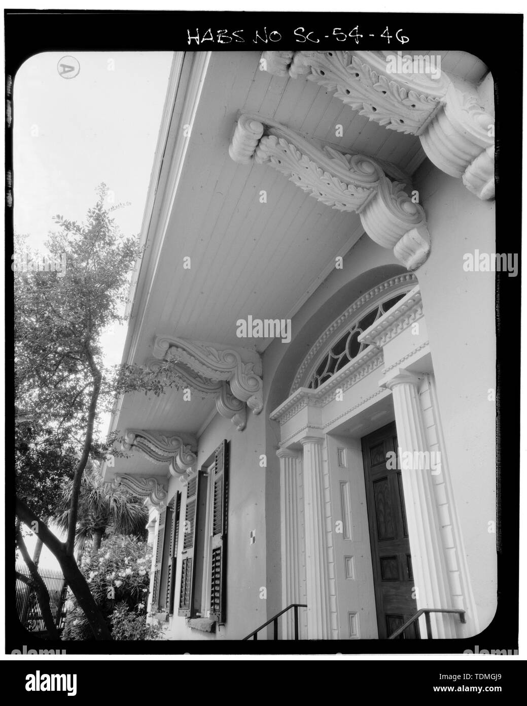 IMAGE PHOTOGRAMMÉTRIQUE- Vue en perspective l'ENTRÉE ET LE SUPPORT DÉTAILS - Charles Edmonston House, 21 East Battery Street, Charleston, Charleston County, SC ; Alston, Charles ; Smith, H A, M ; Prix, Virginie B, émetteur Banque D'Images