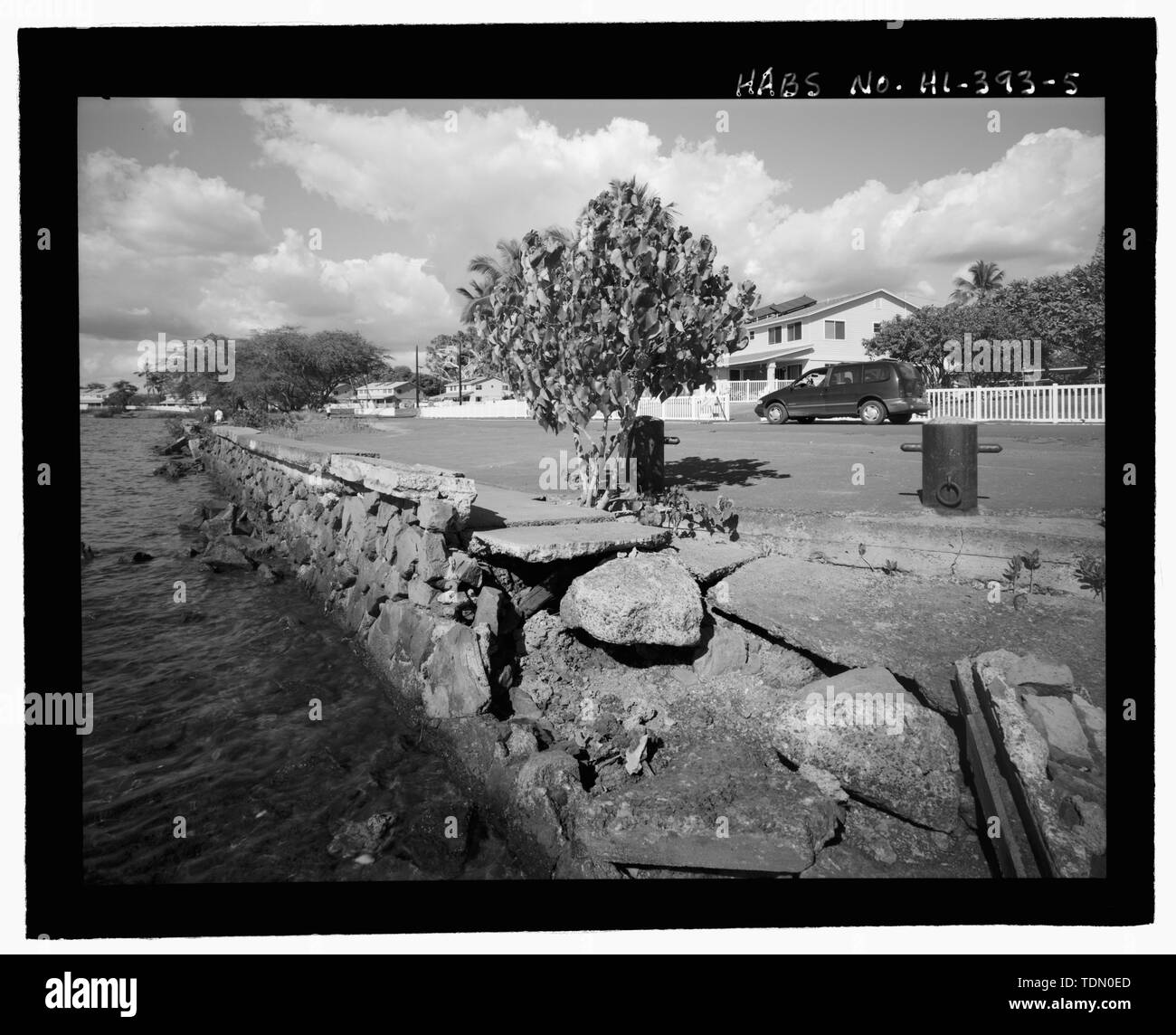 Paire de bornes et de la Pan American digue reste Airways-Naval-Service Transport aérien du site de la base de destroyer. Voir face au nord. - Base navale américaine, Pearl Harbor, Pearl City Péninsule, Pearl City, comté de Honolulu, HI Banque D'Images