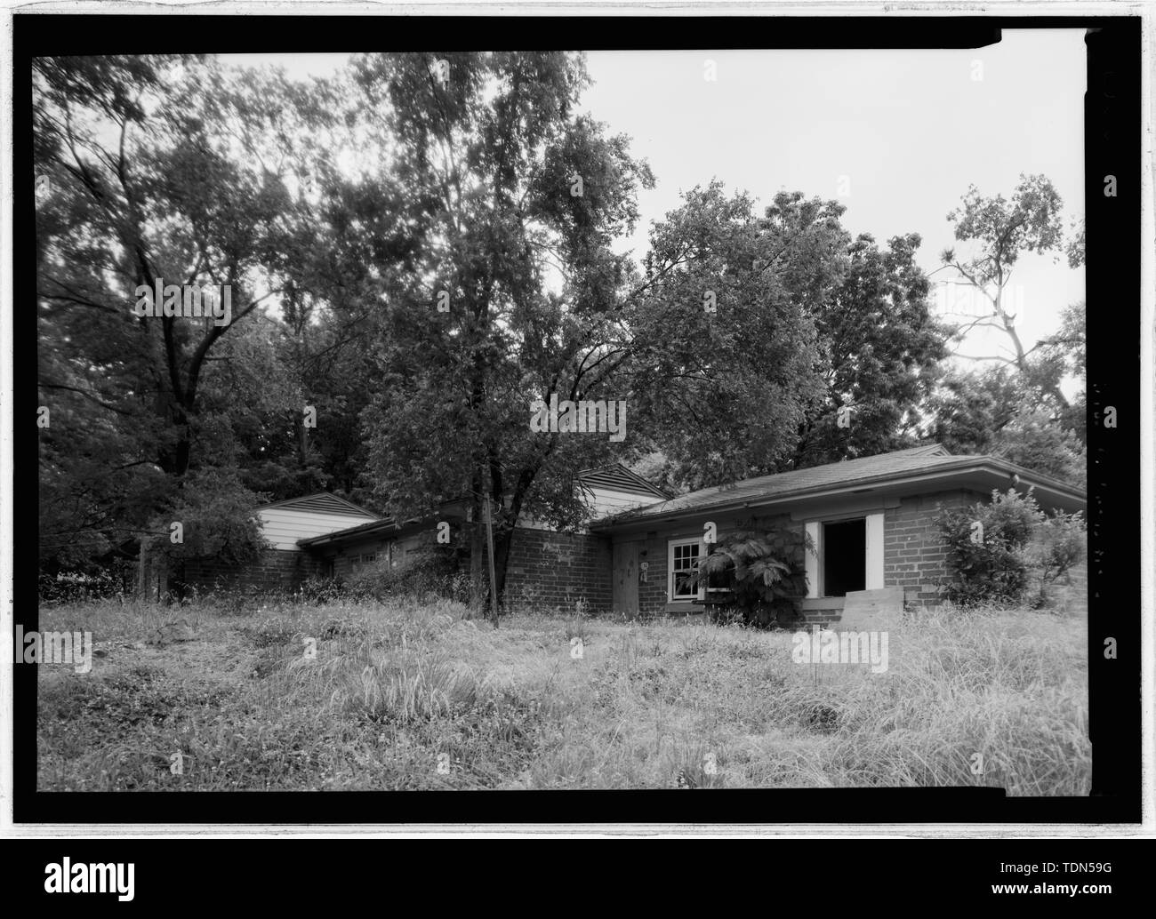 Vue en perspective à la maison en brique à Alexandrie - Housing Authority, Cameron Valley Housing, Alexandrie, ville indépendante, VA ; Prix, Virginie B, émetteur Banque D'Images