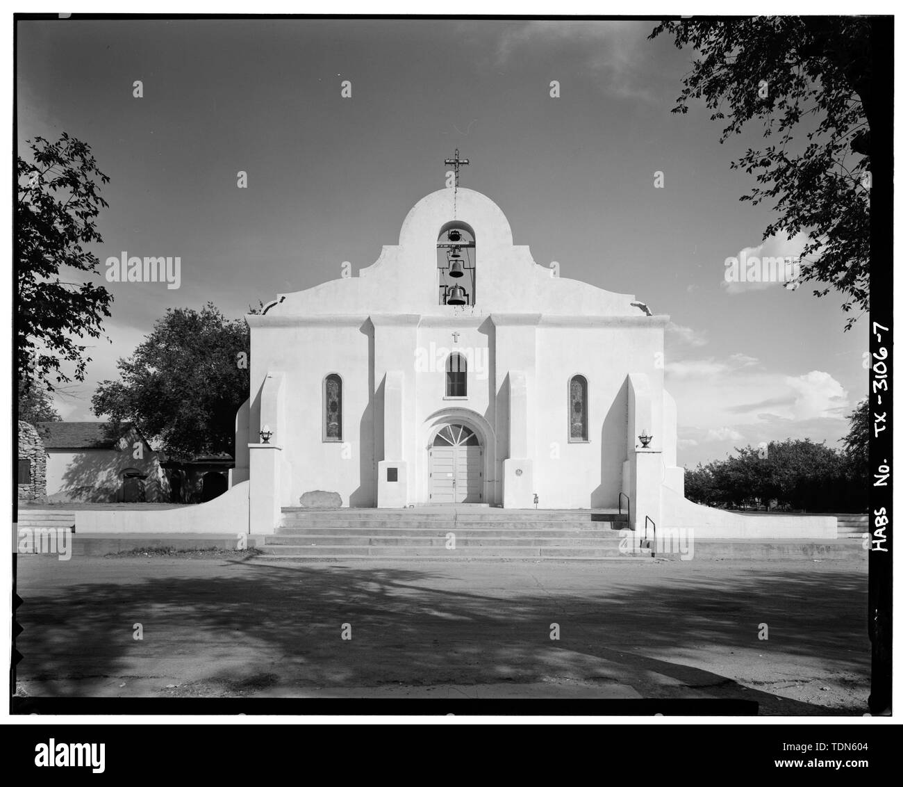 Vue en perspective du nord (avant) Élévation - Eglise de San Elceario, côté sud de San Elizario Plaza, San Elizario, comté d'El Paso, TX ; Cary, Brian, émetteur Banque D'Images