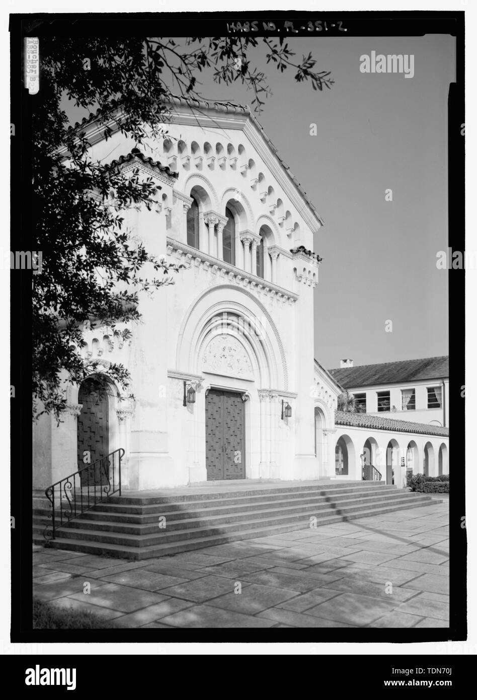 La vue Perspective, vue rapprochée de l'entrée - Riverside Baptist Church, 2650, rue Park, Jacksonville Duval County, FL Banque D'Images