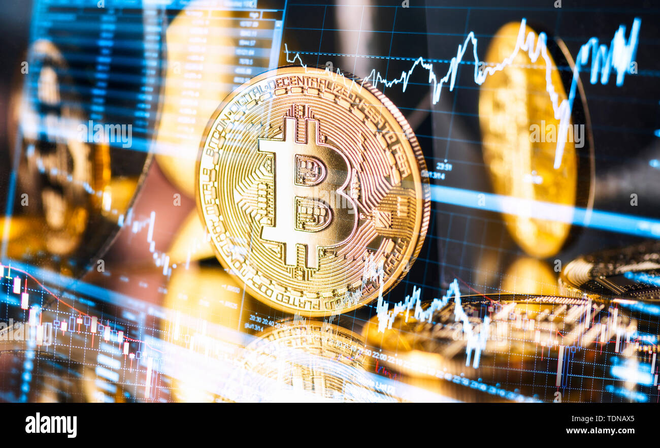 Le Bitcoin plafonné plus cryptocurrency avec symboles de la fluctuation des taux de change Banque D'Images