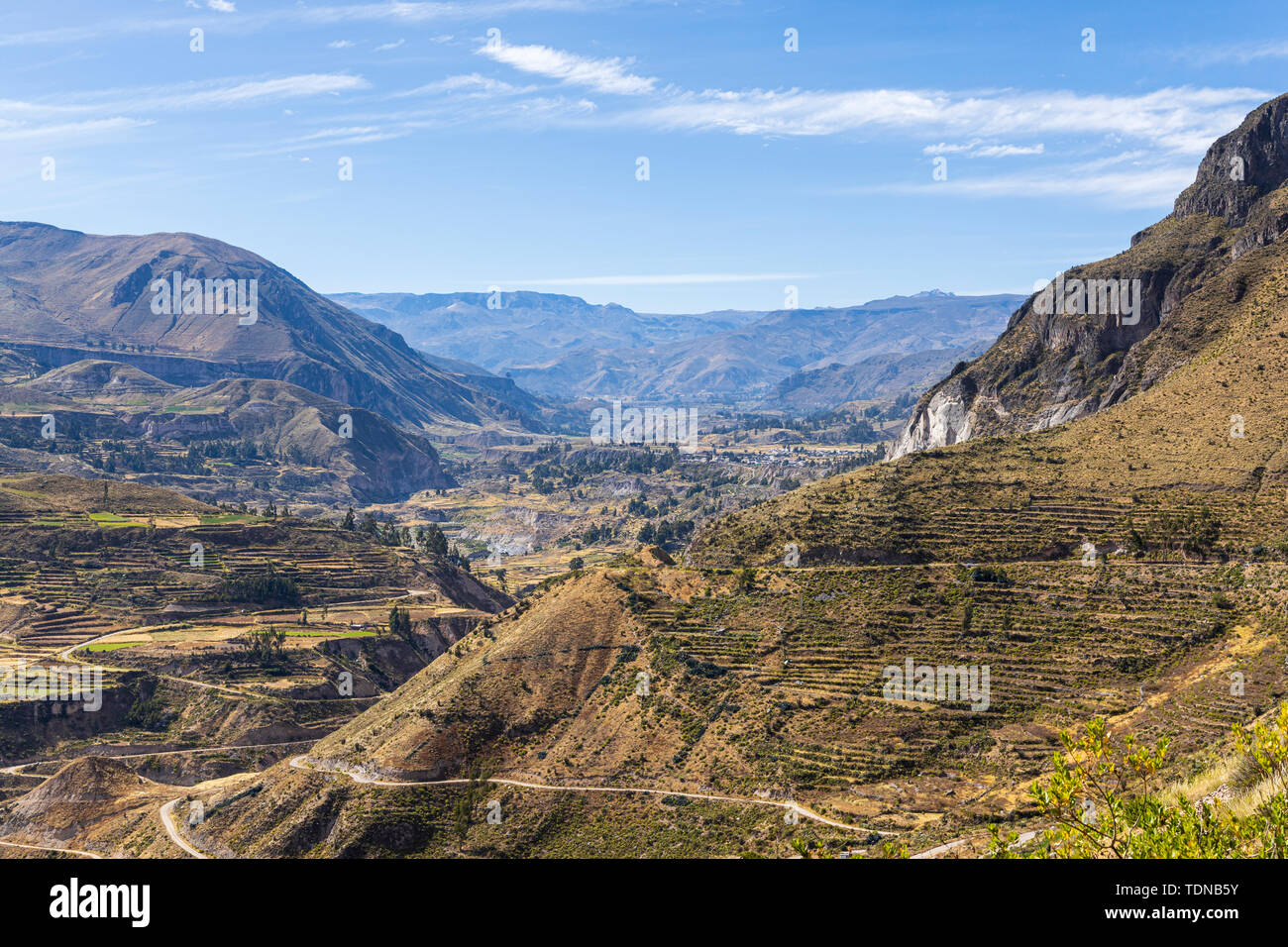 Terrasses Agricoles Dans La Vall e Du Colca Vu Depuis Le Mirador terrasses-agricoles-dans-la-vall-e-du-colca-vu-depuis-le-mirador