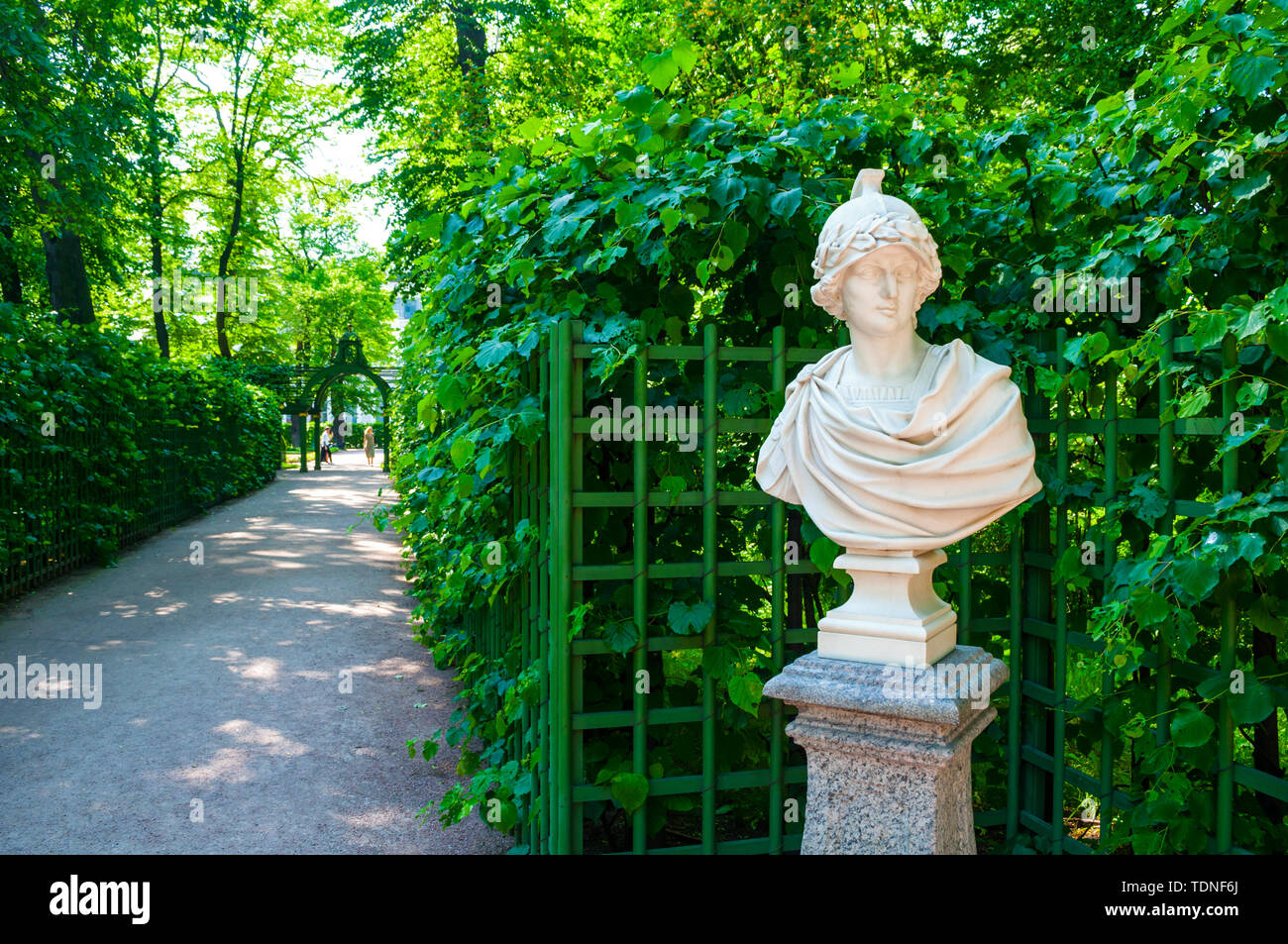 Saint-pétersbourg, Russie - le 6 juin 2019. La sculpture d'Alexandre III de Macédoine communément connu sous le nom de Alexandre le Grand. Jardin d'été - le plus célèbre Banque D'Images