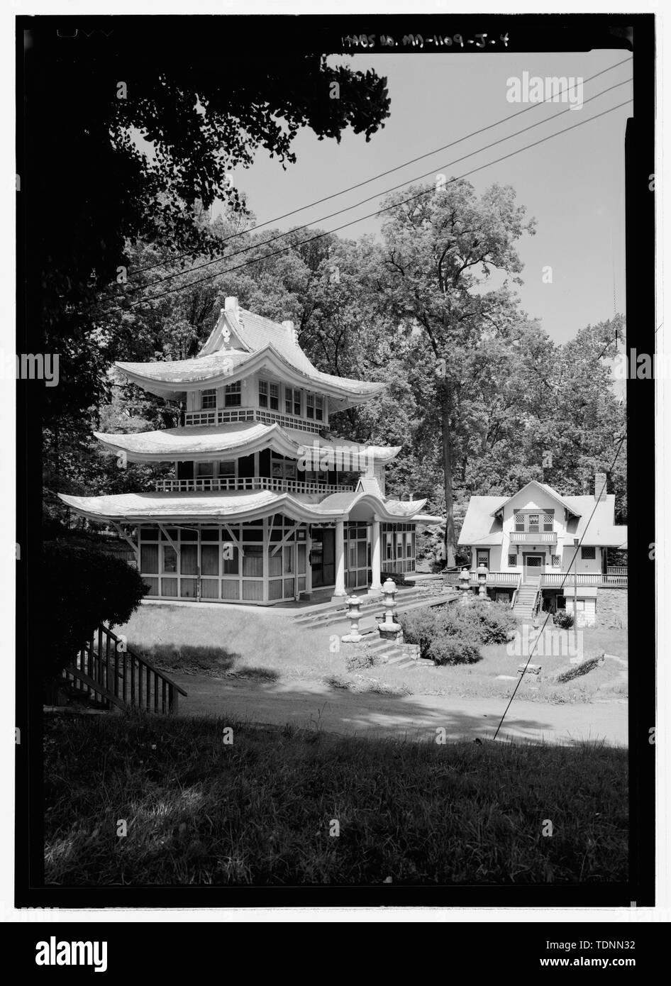 Vue en perspective à la recherche de l'Est - Parc National Seminary, Pagode Japonaise, 2805 Linden Lane, Silver Spring, comté de Montgomery, MD ; Chi Psi Epsilon sorority ; Prix, Virginie B, émetteur ; Ott, Cynthia, historien ; Boucher, Jack E, photographe ; Prix, Virginie B, émetteur ; Lavoie, Catherine C, gestionnaire de projet Banque D'Images