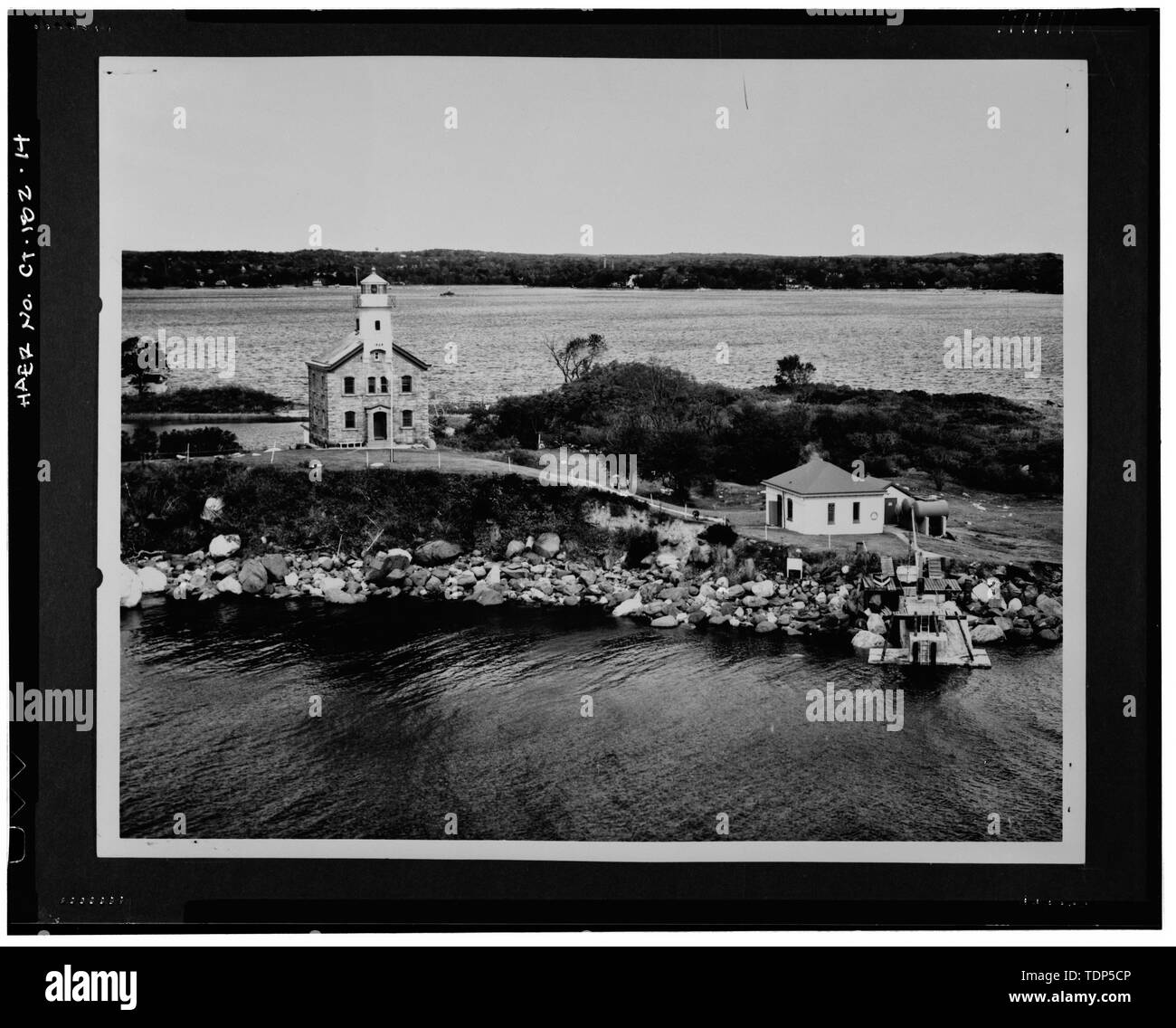 Copie de photo photographie historique, ca. 1964. Grand CAPITAINE ISLAND LIGHTHOUSE, SIGNAL DE BRUME, DE CONSTRUCTION ET DE L'HUILE MAISON, ET DOCK. United States Coast Guard, l'Unité de Génie Civil Metro Center Boulevard, Warwick, RI - grand capitaine Island Light, grand capitaine, de l'Île Greenwich, comté de Fairfield, CT Banque D'Images