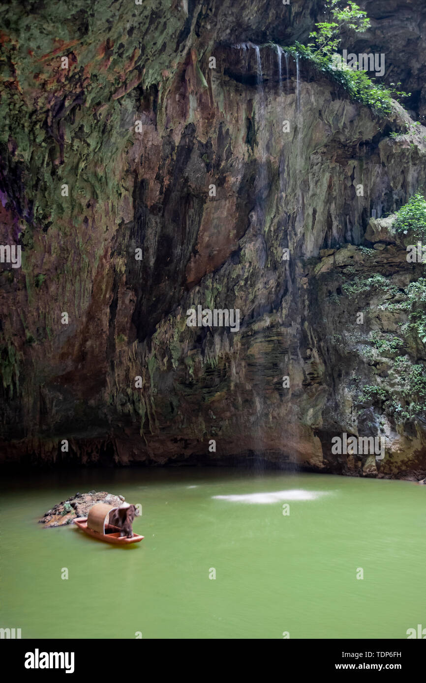 Dongtian Wonderland, Ying Xifeng Corridor forestier, Qingyuan, Guangdong Banque D'Images