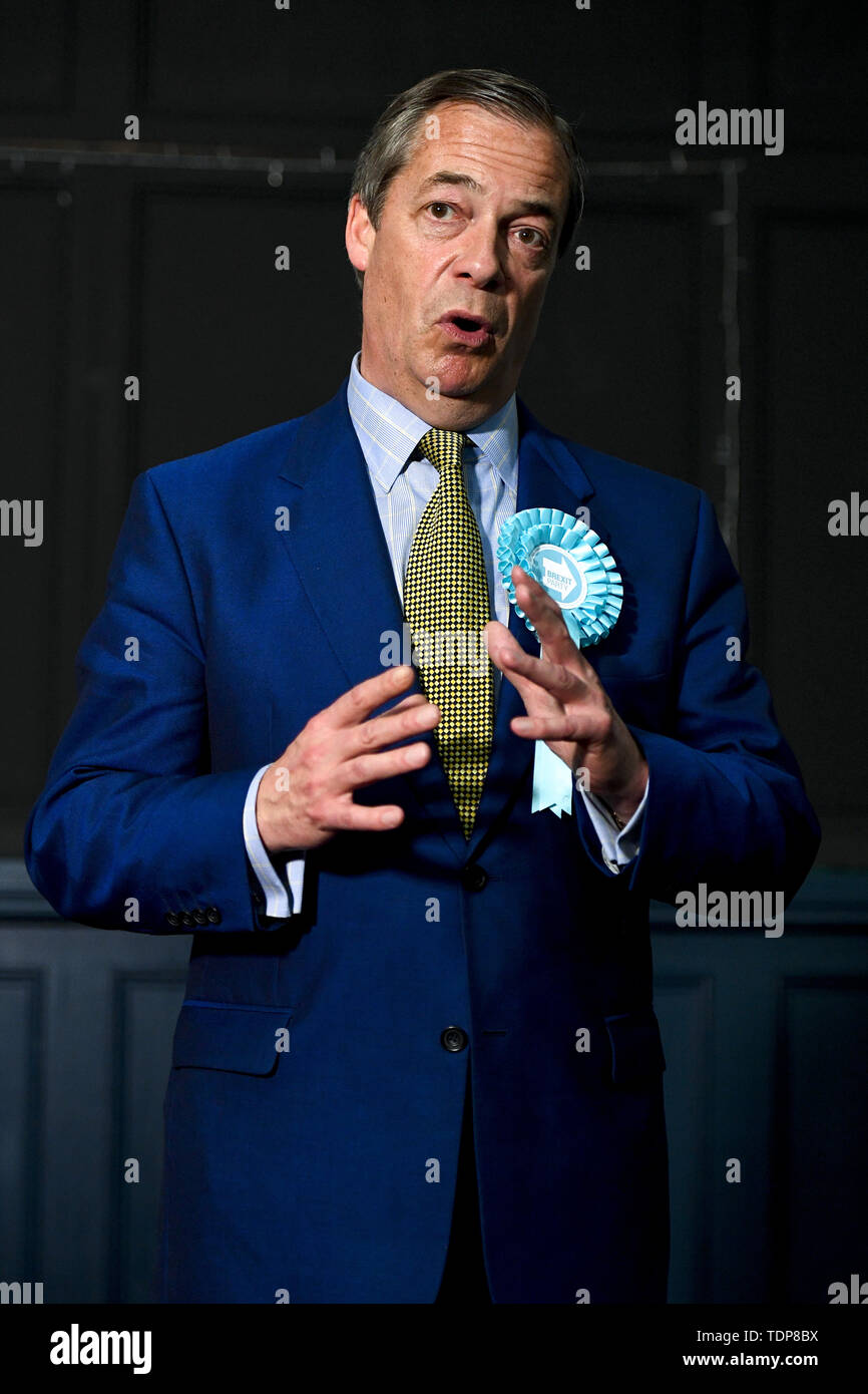 Ex-chef du parti UKIP Nigel Farage assiste à la partie 'Brexit' rassemblement à Edinburgh's Corn Exchange. Avec : Nigel Farage Où : Édinbourg, Royaume-Uni Quand : 17 mai 2019 Credit : Euan Cherry/WENN Banque D'Images