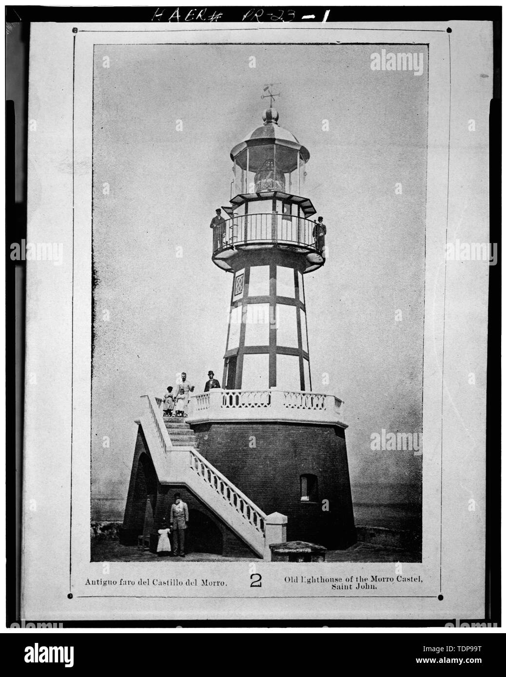 Photocopie de l'illustration du livre, sans date ca. 1898 ; PHARE CONSTRUIT CA. 1876, détruit 1898 - Castillo de San Felipe del Morro phare, Sommet du Castillo de San Felipe del Morro, San Juan Antiguo (subdivision), Municipio de San Juan, PR ; Département du commerce ; Commission ; phare central Lemmonier et Cie ; Ministère de la Marine ; Murphy, Kevin, émetteur ; Morales, Luis, photographe ; Nistal-Moret, Benjamin, historien Banque D'Images