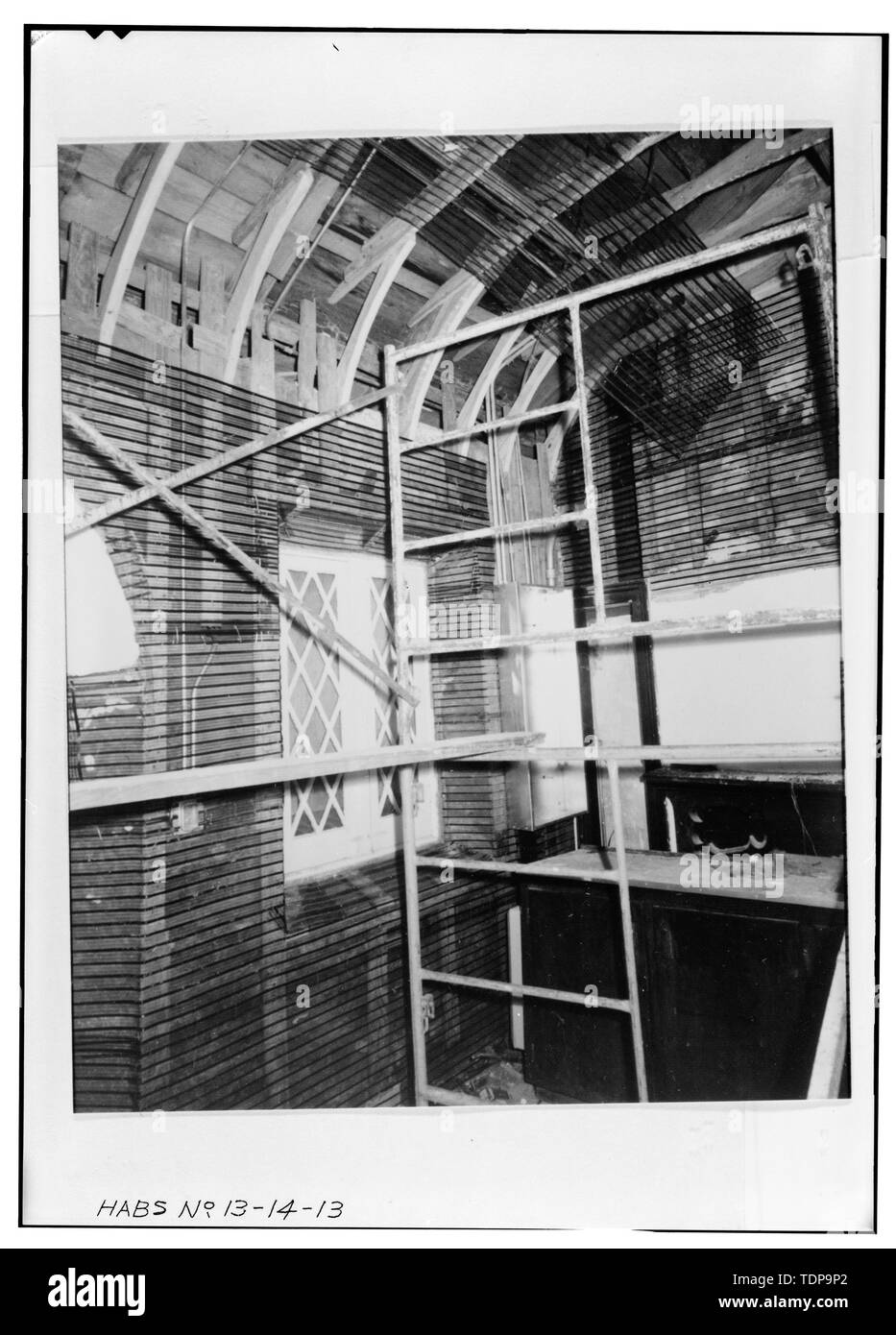 Photocopie de photographie couleur (photographe inconnu, 1974) INTÉRIEUR DE SACRISTIE À NORD-EST, montrant le soufflage et la latte de métal MIS EN AU COURS DE L'année 1974 - Restauration de l'église de la Sainte Croix, la State Route 261, Stateburg, Sumter County, SC ; Jones, Edward C ; Lee, Francis D ; Anderson, William Wallace, Cary, Brian, émetteur Banque D'Images