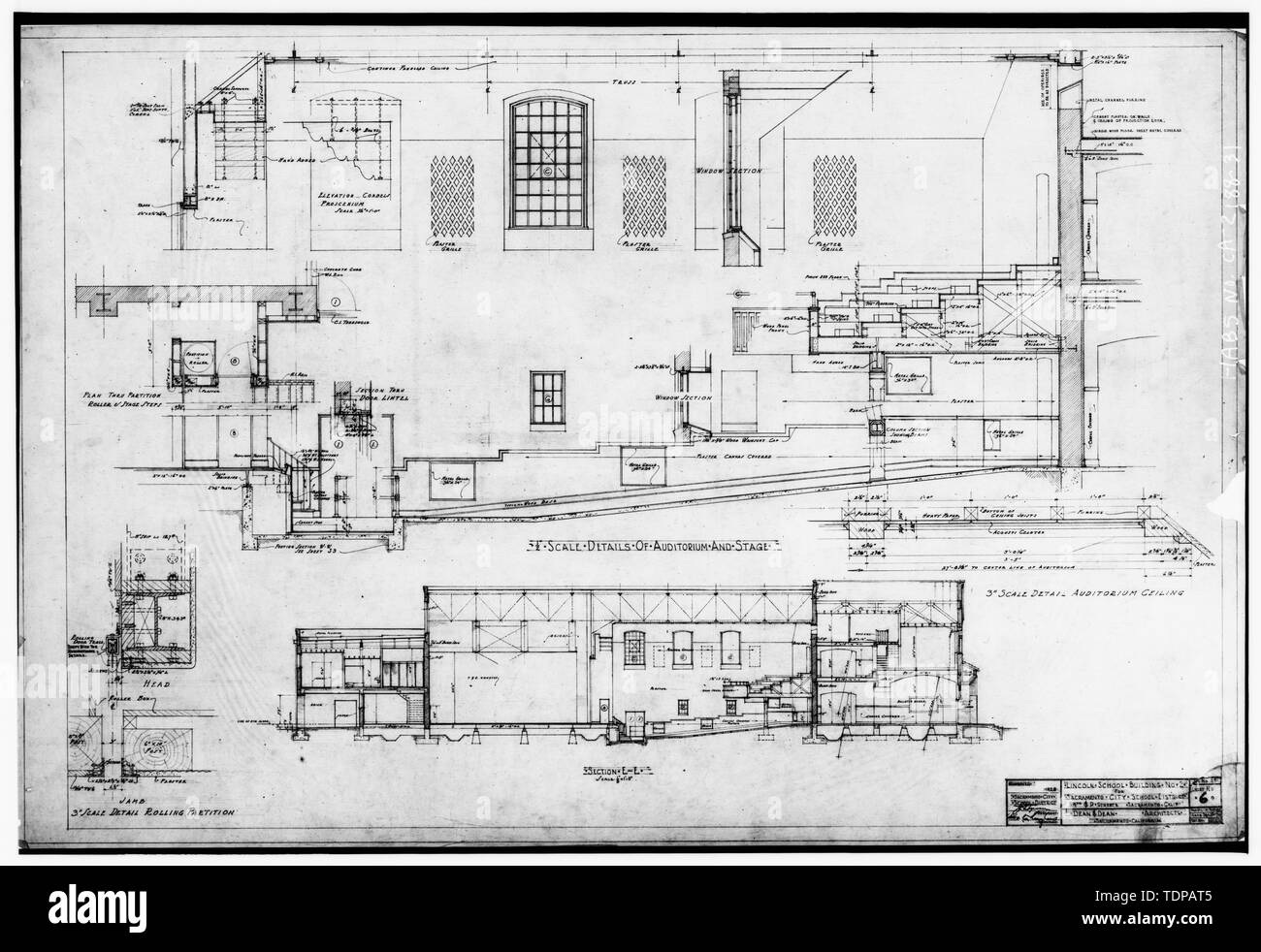 Photocopie de dimensions (localisation de l'original inconnu) doyen et doyen, architectes, décembre 1928 sections, SALLE ET PLATEAU - Lincoln School, 418 P Street, Sacramento, comté de Sacramento, CA Banque D'Images