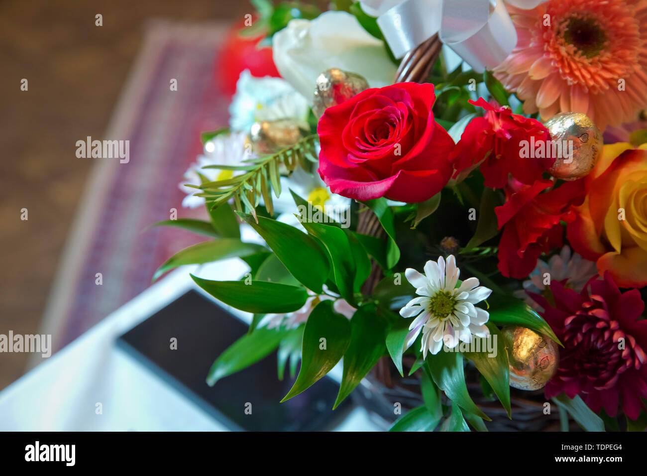 Fleurs rose rouge . Fleurs roses rouges avec valentine festival et beau bouquet flou contexte . 8 Marc . De très belles fleurs roses rouges . Soft Banque D'Images