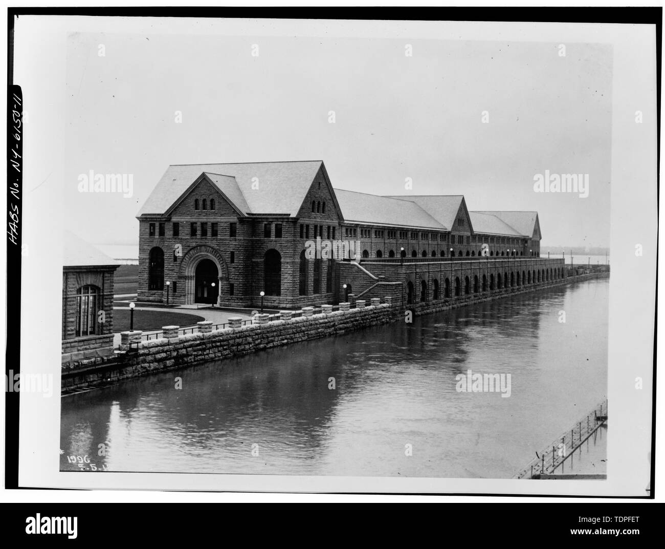 (À partir de la collection de Niagara Mohawk) Photographe et date inconnue voir de grandes élévations NORD ET Edward D. Adams - Gare Centrale, de la rivière Niagara et Buffalo Avenue, Niagara Falls, Niagara County, NY Banque D'Images