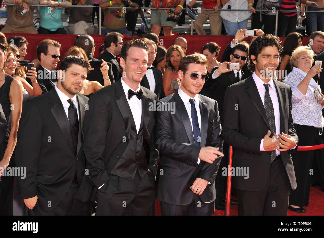 LOS ANGELES, CA. 21 septembre 2008 : 'Entourage' stars Jerry Ferrara (à gauche), Kevin Dillon, Kevin Connolly et Adrian Grenier au 2008 Primetime Emmy Awards au Nokia Théâtre. © 2008 Paul Smith / Featureflash Banque D'Images