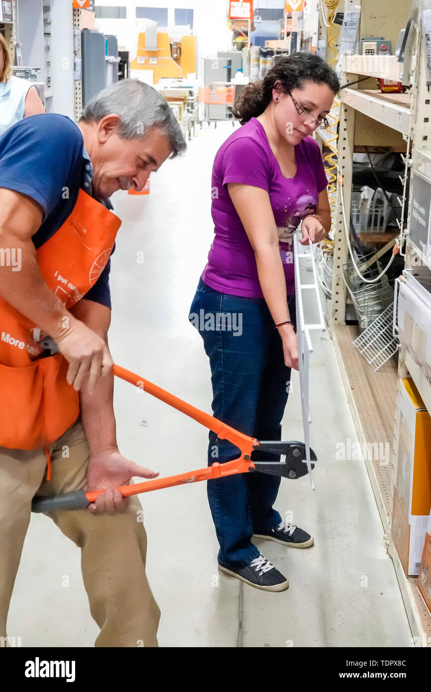 Miami Florida, le Home Depot Big-Box, matériel grand magasin de boîte, étagères de fil, hispanique latin Latino immigrants ethniques minorités, adultes ma Banque D'Images