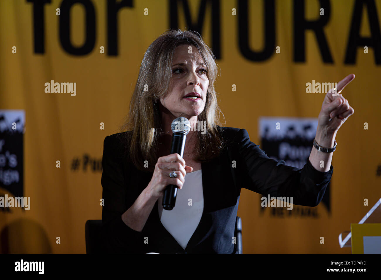 Washington DC, United States. 17 Juin, 2019. Candidat présidentiel démocratique ?de ?Marianne Williamson ?  ?Lors de la campagne des pauvres de l'action morale congrès ?. ? Le 17 juin 2019, neuf candidats présidentiels démocratiques ?de ?de ?a parlé le jour de l'ouverture de la campagne des Pauvres- ?trois jours de l'action morale Congrès.  ? ?Le ?de ?forum, mené par le régime. Le Dr William Coiffure II et le Dr Liz Théoharis ?, ?  ?Comprend ?  ?L'organisation d ?formations ?  ?Pour construire le pouvoir dans les communautés à faible revenu à travers le pays et d'une audience devant le comité budgétaire de la Chambre. ? Crédit : Michael Nigro/Pacific Press/Alamy Live News Banque D'Images