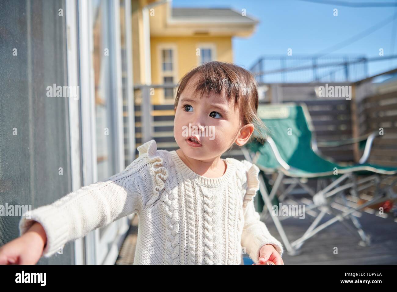 Kid japonais à la maison Banque D'Images