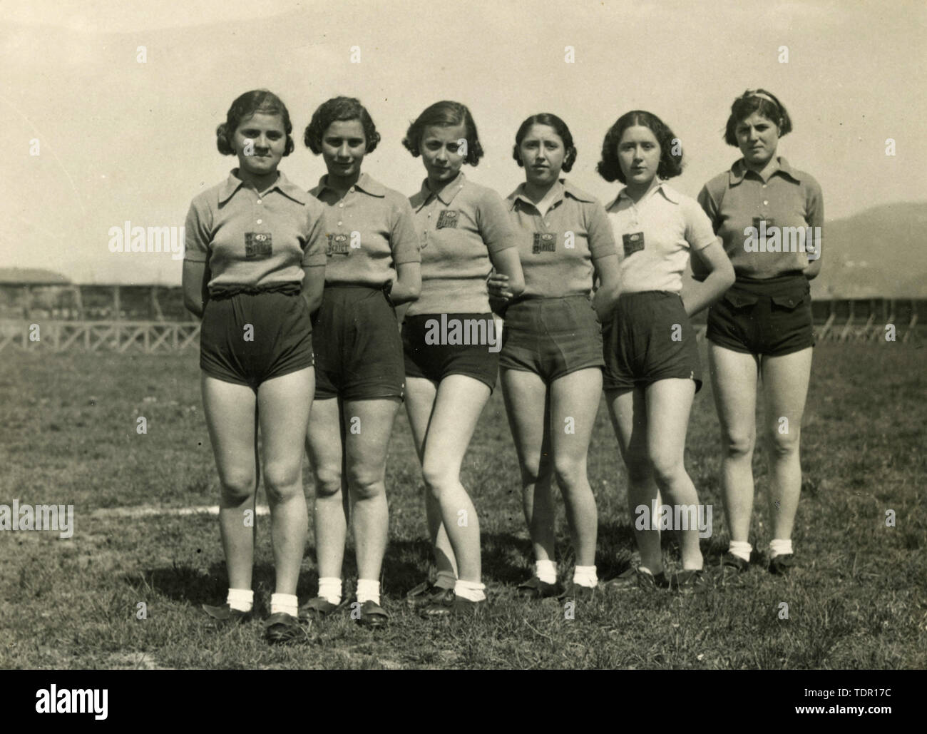 Les athlètes femmes photo de groupe à Campo Sportivo FIAT, à Turin, Italie 1936 Banque D'Images