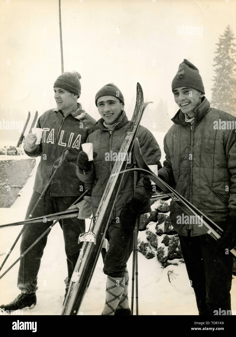 Les skieurs italien Giuseppe Steiner, Giulio De Florian, et Marcello De Dorrigo, Le Brassus, Suisse 1960 Banque D'Images
