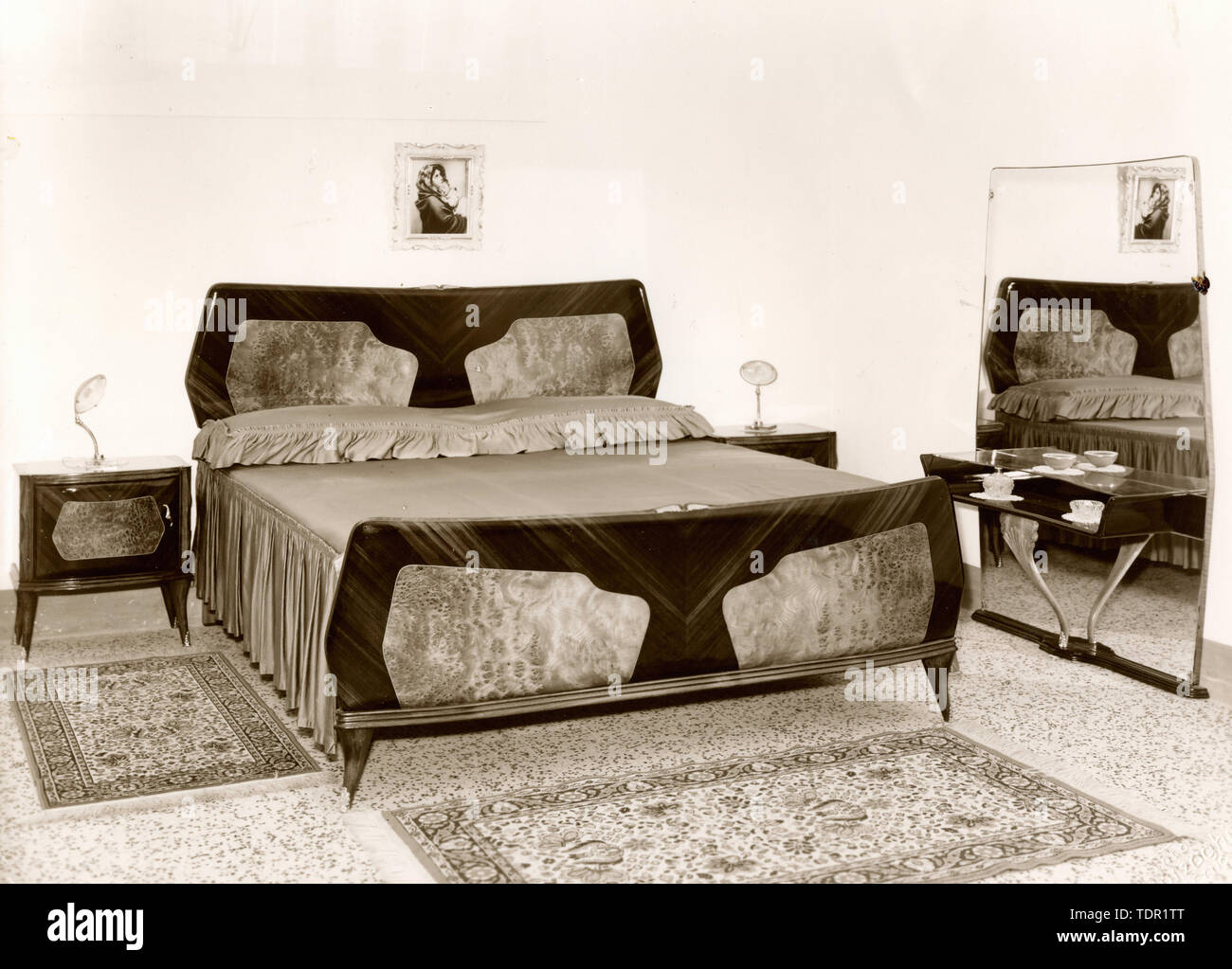 Chambre à coucher, Italie 1950 Photo Stock - Alamy