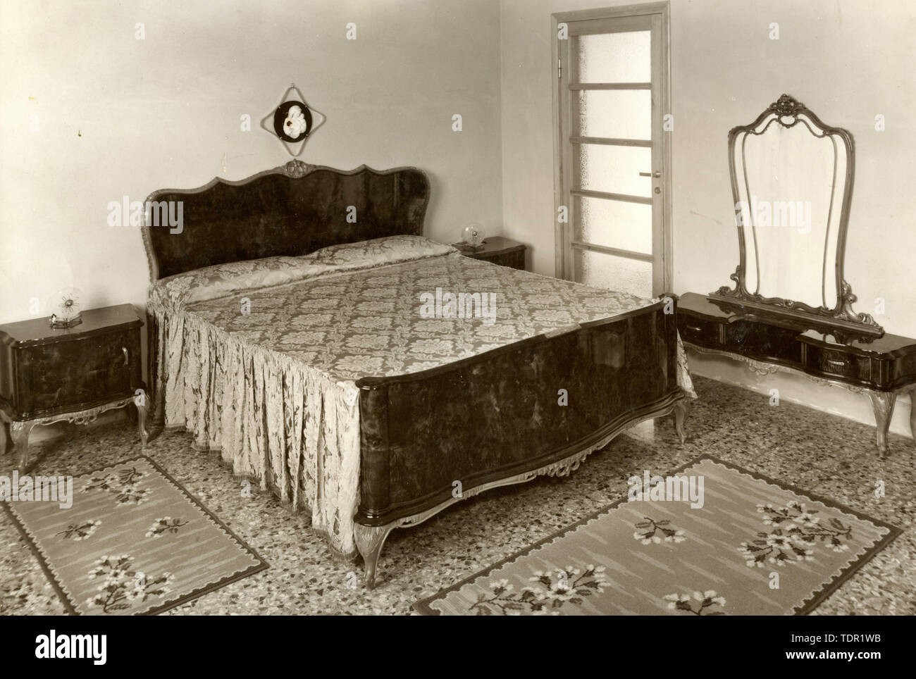 Chambre à coucher, Italie 1950 Photo Stock - Alamy