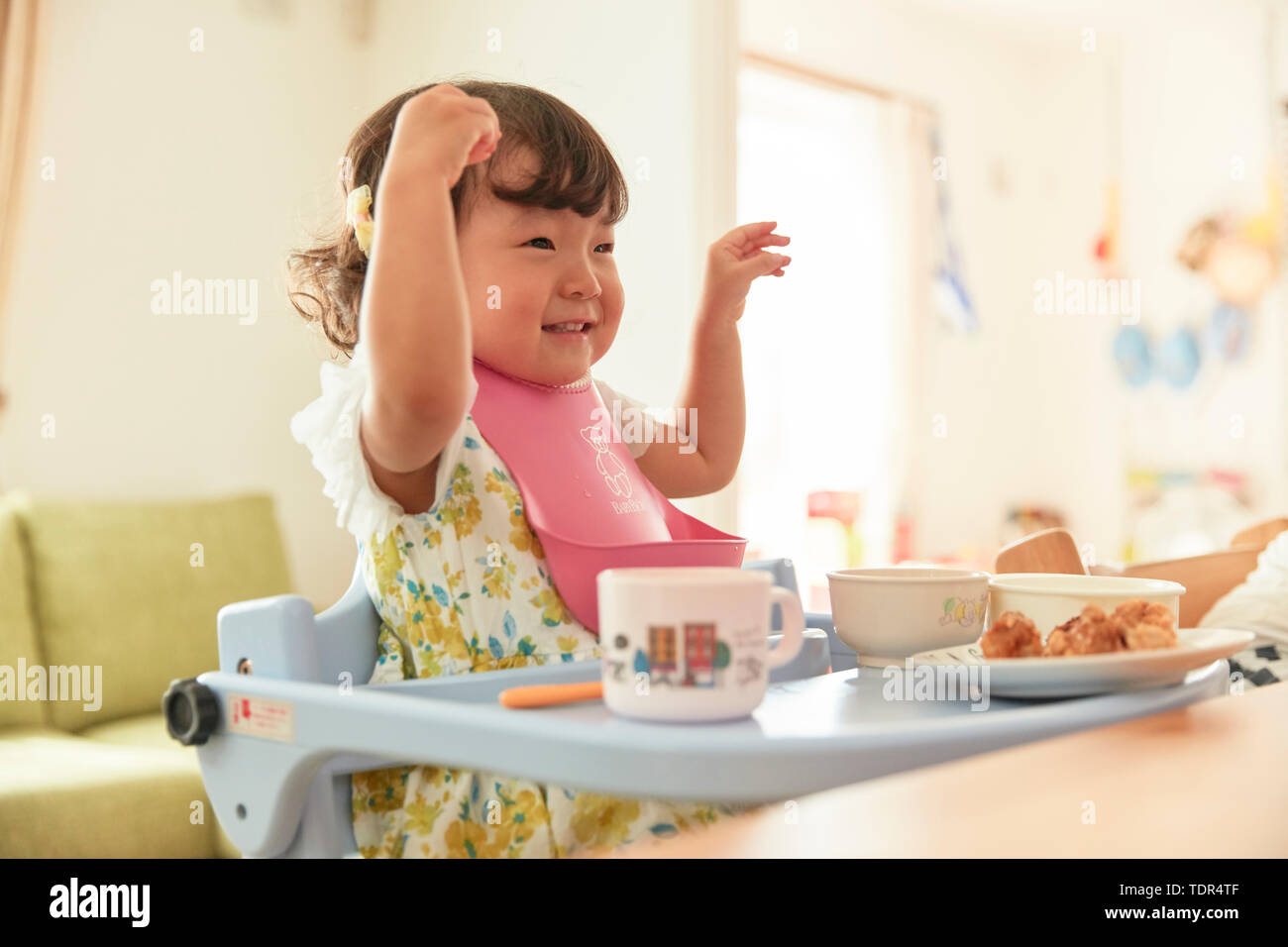 Kid japonais à la maison Banque D'Images