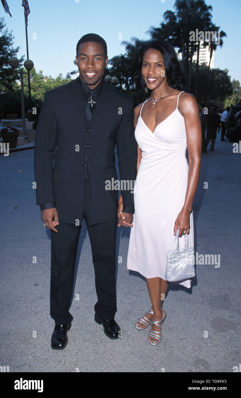 Jun 09, 1999 ; Los Angeles, CA, USA ; l'acteur Michael JAI WHITE avec son épouse de Jaclyn au 25e Prix annuel de Saturne. (Crédit Image : © Chris Delmas/Zuma sur le fil) Banque D'Images