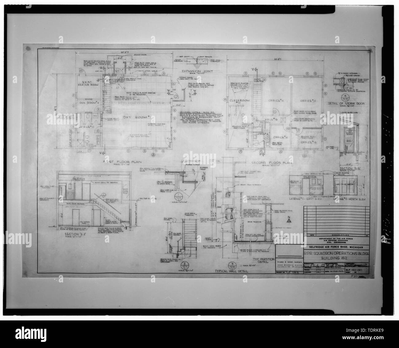 Photocopie de plan de construction, datée du 24 février 1962, Pircher et Jarratt, architectes, Ferndale, Michigan, en possession de la Base de Selfridge Museum, Mt. Clemens, Michigan, PREMIER ÉTAGE, DEUXIÈME ÉTAGE PLAN PLAN, détails, feuille 1 de 3, dessin SLF-140-057 - Selfridge Field, Bâtiment n° 152, au sud de Wilbur Wright Boulevard East de circulation A, Mount Clemens, comté de Macomb, MI Banque D'Images