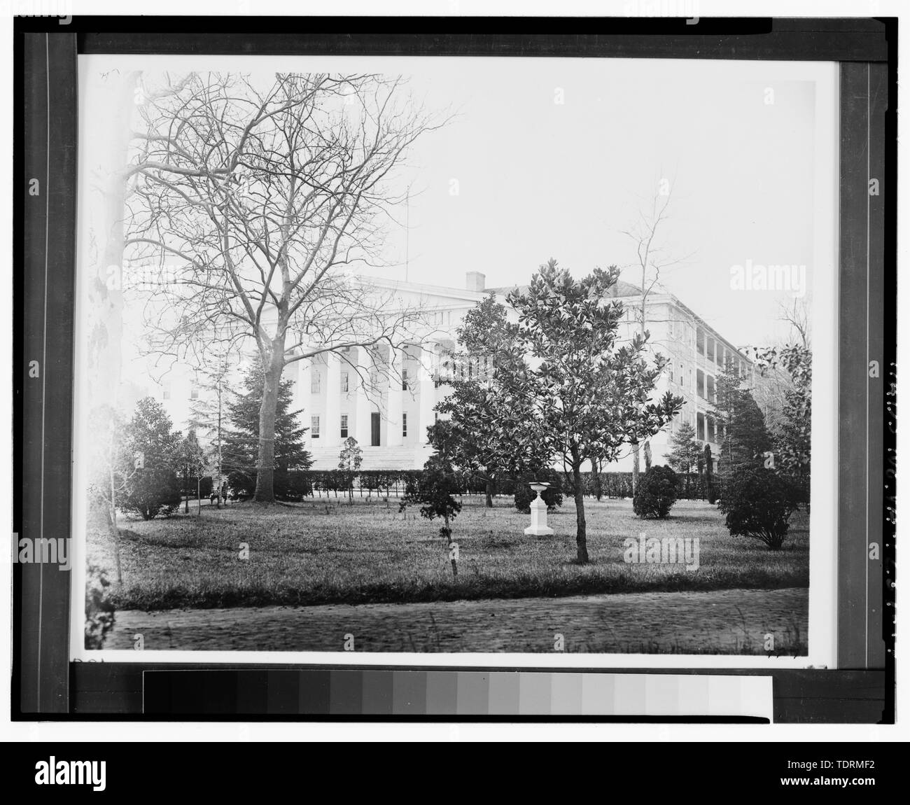 Photocopie de photographie historique, Portsmouth Naval Hospital Building, vue de l'hôpital Point, 23 mars 1901. (Portsmouth Naval Shipyard Museum, Portsmouth, VA) - l'hôpital naval de Portsmouth, borné par l'Elizabeth River, Crawford Street, l'Hôpital général de Portsmouth, Parkview Avenue, et Scotts Creek, Portsmouth, Portsmouth, VA Banque D'Images