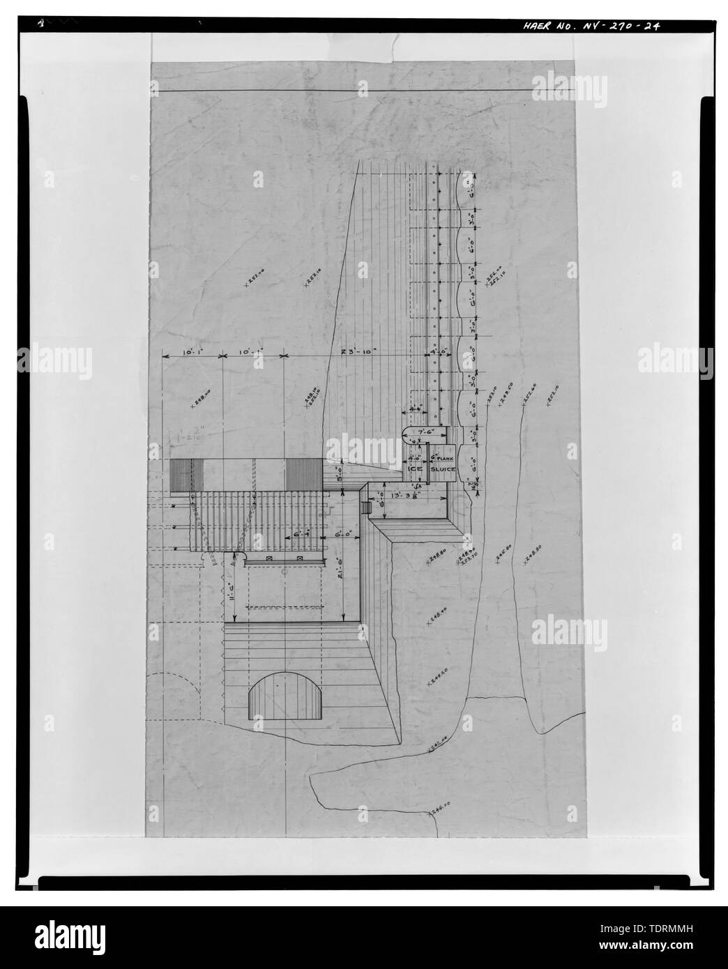 Copie photographique du dessin Encre sur lin (aux archives publiques de la Niagara Mohawk Power Corporation, 300 Eric Boulevard West, Syracuse, New York 13202), Strand, rapporteur pour avis, le 3 juillet 1913. 1-260 fiche, Finch, Pruyn et société et International Paper Company. Détail de mur de barrage en béton et vanne principale. Détail montrant vue en plan du lieu d'assemblage de la vanne principale de barrage et mur. - Glens Falls Dam, 100' à 450' à l'ouest de U.S. Route 9 pont enjambant la rivière Hudson, Glens Falls, Warren County, NY Banque D'Images