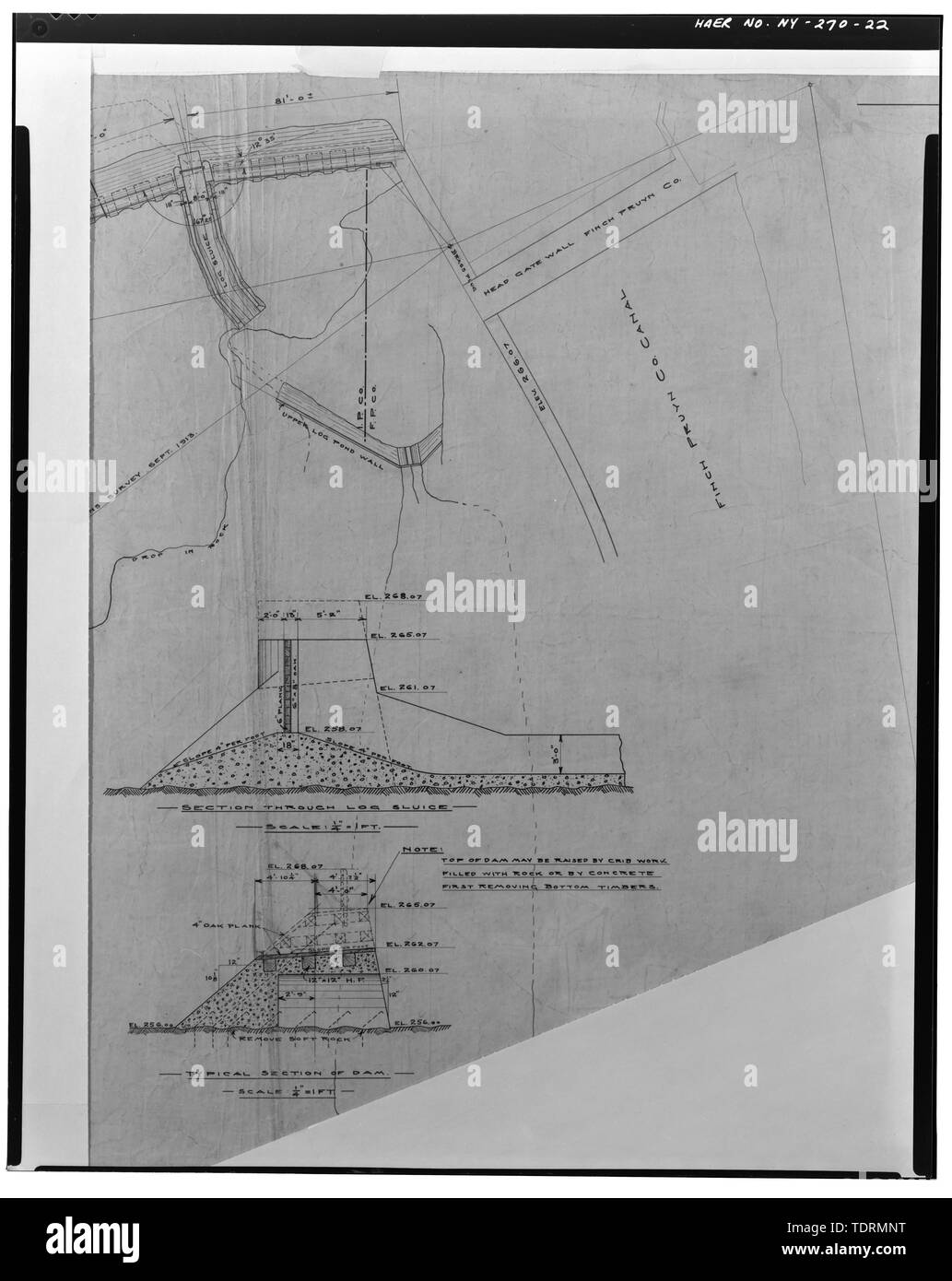 Copie photographique du dessin Encre sur lin (aux archives publiques de la Niagara Mohawk Power Corporation, 300 Eric Boulevard West, Syracuse, New York 13202), Strand, rapporteur pour avis, le 23 septembre 1913. Sheet 1-258, International Paper Company et Finch, Pruyn et compagnie. Barrage de béton. Détail montrant des coupes transversales à travers le barrage. - Glens Falls Dam, 100' à 450' à l'ouest de U.S. Route 9 pont enjambant la rivière Hudson, Glens Falls, Warren County, NY Banque D'Images