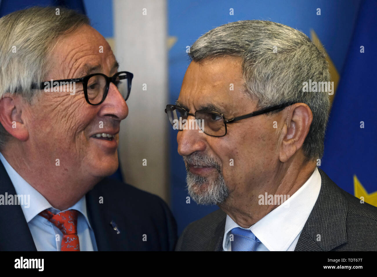 Bruxelles, Belgique. 18 juin 2019. Le Président du Cap-Vert, Jorge Carlos de Almeida Fonseca est accueilli par le président de la Commission européenne, Jean-Claude Juncker , lors d'une visite à la Commission européenne. Credit : ALEXANDROS MICHAILIDIS/Alamy Live News Banque D'Images