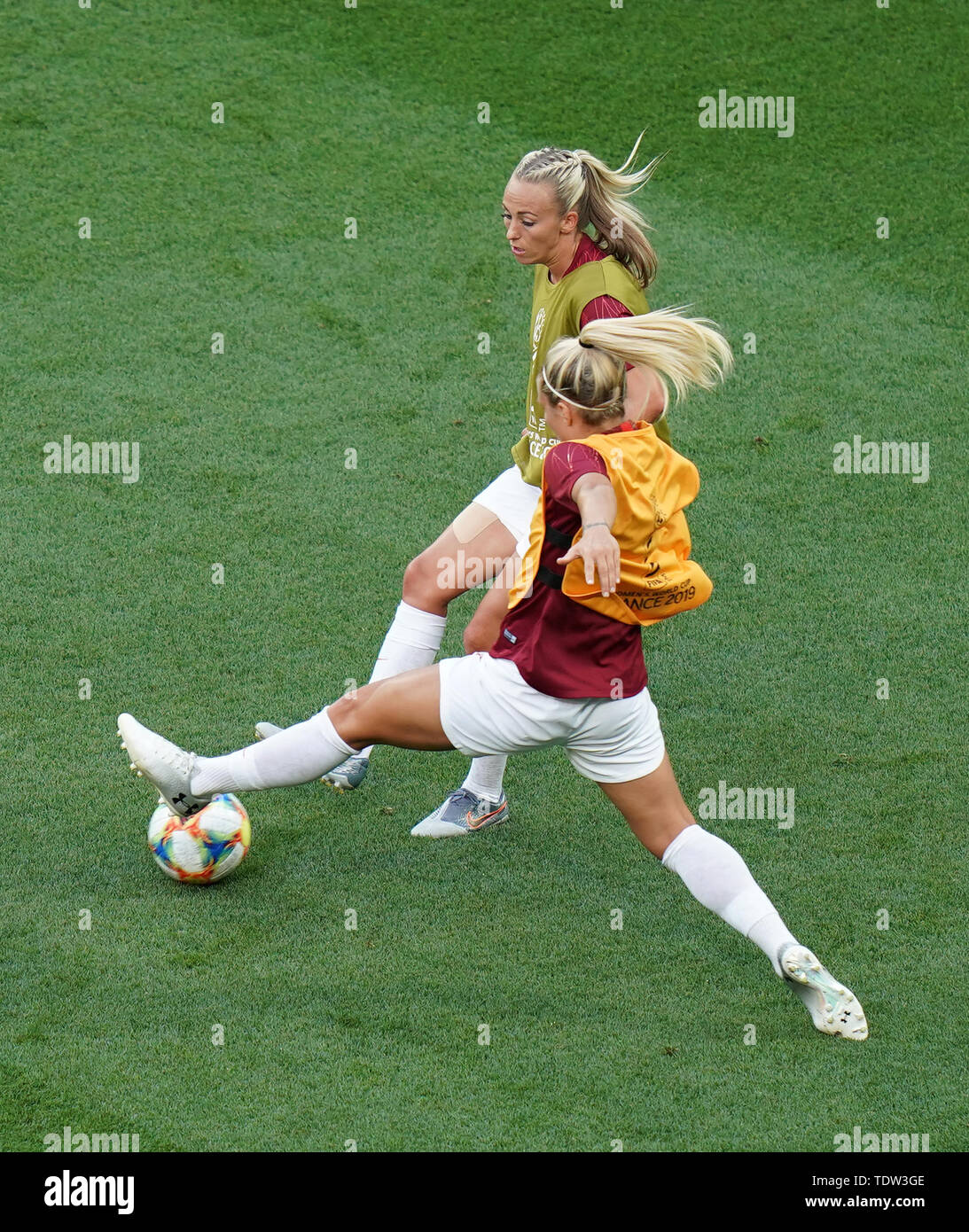 L'Angleterre Toni Duggan se réchauffe avant pendant la Coupe du Monde féminine de la fifa, Groupe d match au stade de Nice. Banque D'Images