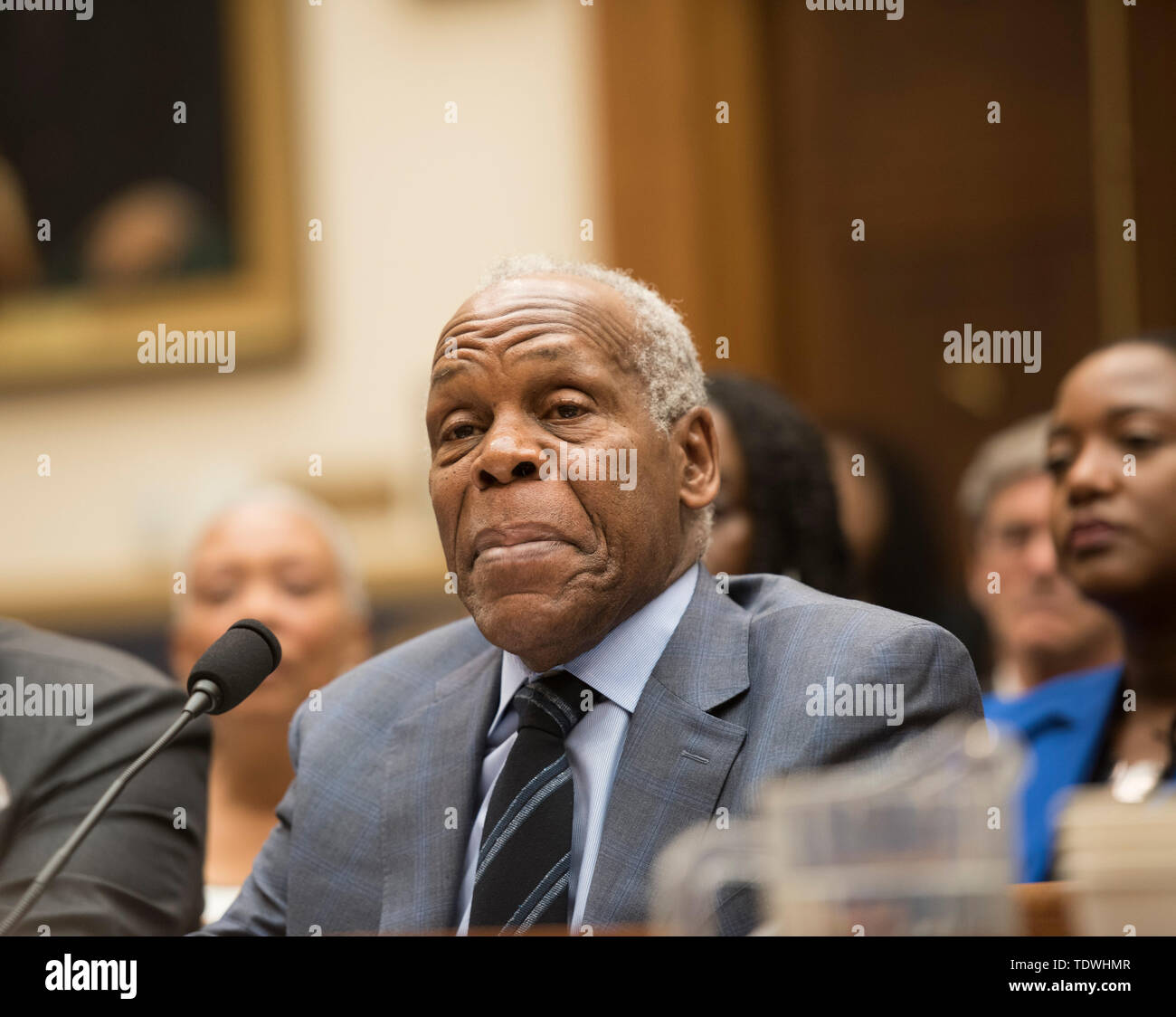 Washington DC, le 19 juin 2019, USA : Danny Glover témoigne au Sous-comité judiciaire de la Chambre sur la Constitution, les droits civils et des Libertés civiles tiendra une audience sur H.R. 40, la Commission d'étudier et d'élaborer des propositions de loi sur la réparation des Afro-Américains. L'objet de l'audience est d'examiner, par le biais de discours constructif et ouvert, l'héritage de la traite transatlantique des esclaves, l'impact sur la communauté et la voie de la justice réparatrice. Banque D'Images