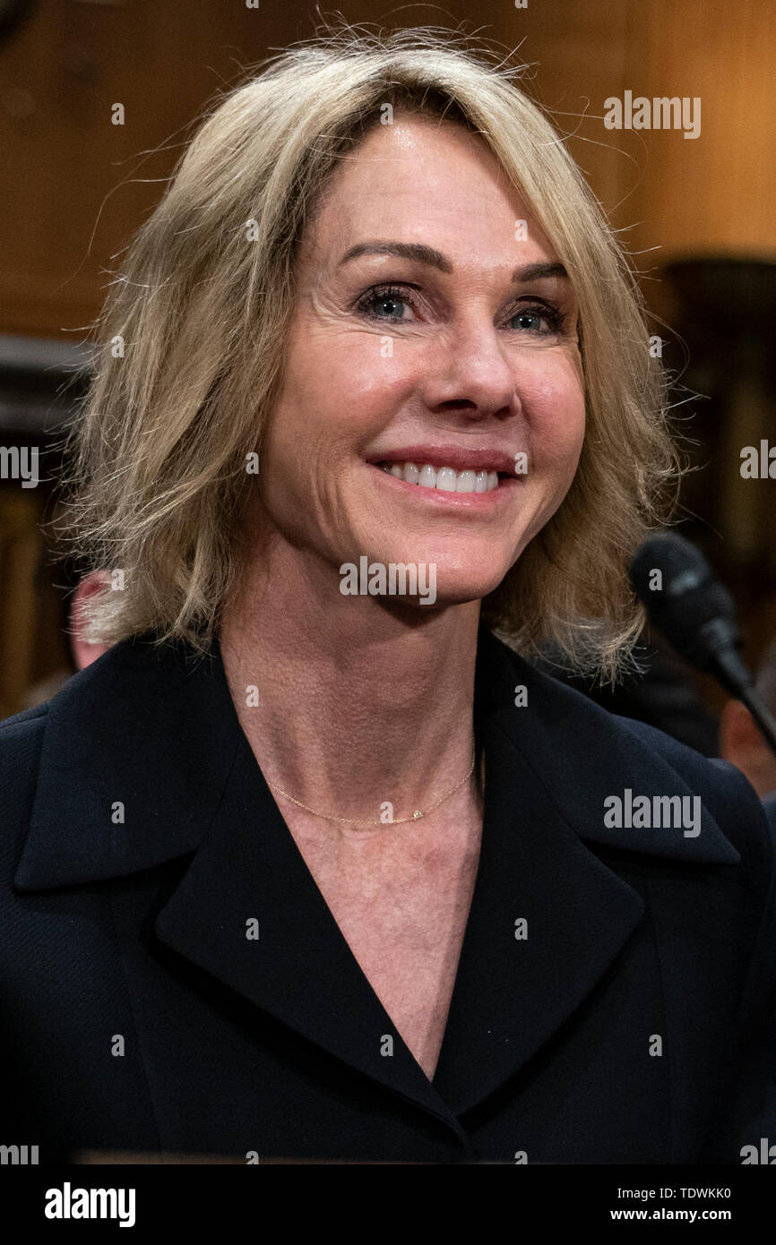 Kelly Craft, Ambassadeur des États-Unis au Canada, des sourires au cours de son audition de confirmation pour être l'Ambassadeur des États-Unis à l'Organisation des Nations Unies avant la commission des relations étrangères du Sénat sur la colline du Capitole à Washington, DC Le 19 juin. 2019. Crédit : Alex Edelman/CNP/MediaPunch Banque D'Images