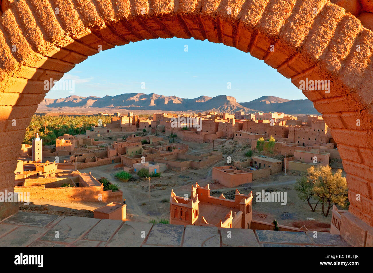 Ville du désert avec des casbahs et des maisons traditionnelles de boue, Maroc, Nekop Banque D'Images