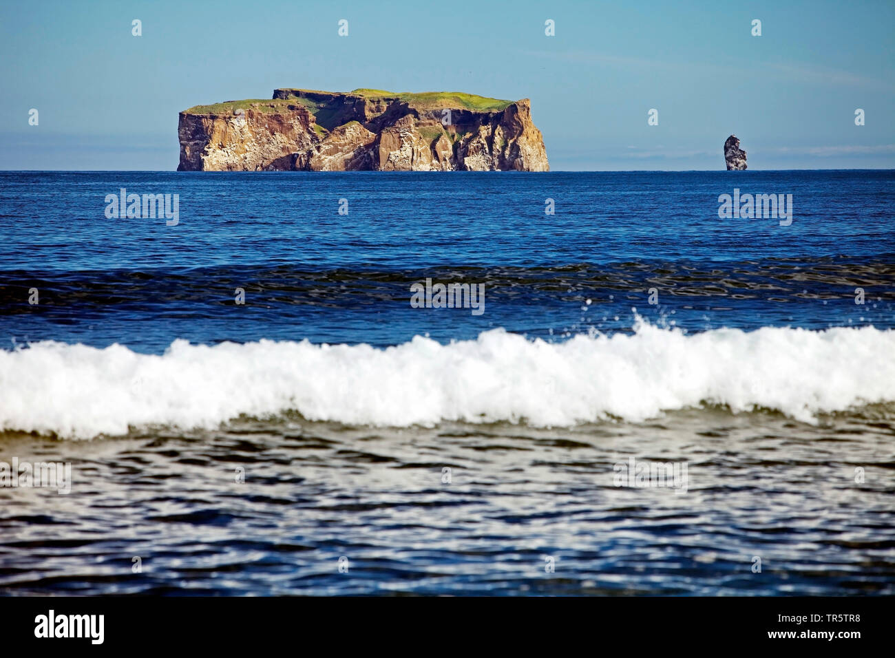 Drang Isle au milieu d'Skagalfjoerdur, Islande, Drangey Banque D'Images