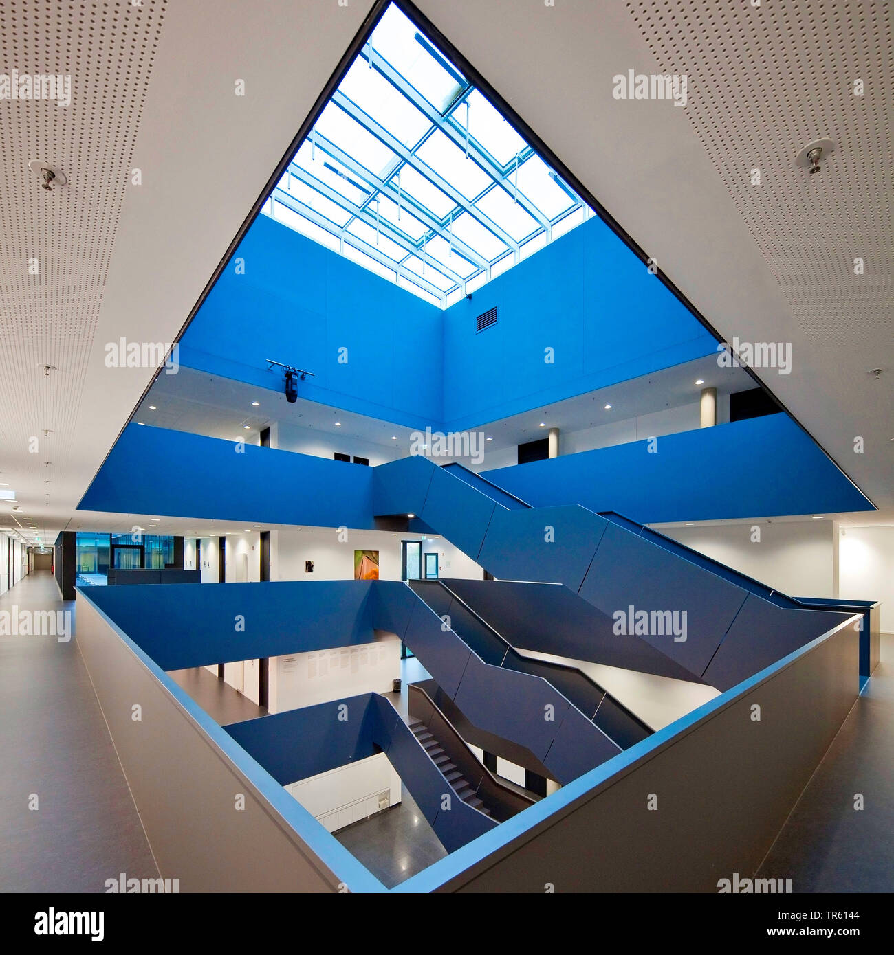 Escalier de l'Université des Arts Folkwang, Allemagne, Rhénanie du Nord-Westphalie, région de la Ruhr, à Essen Banque D'Images
