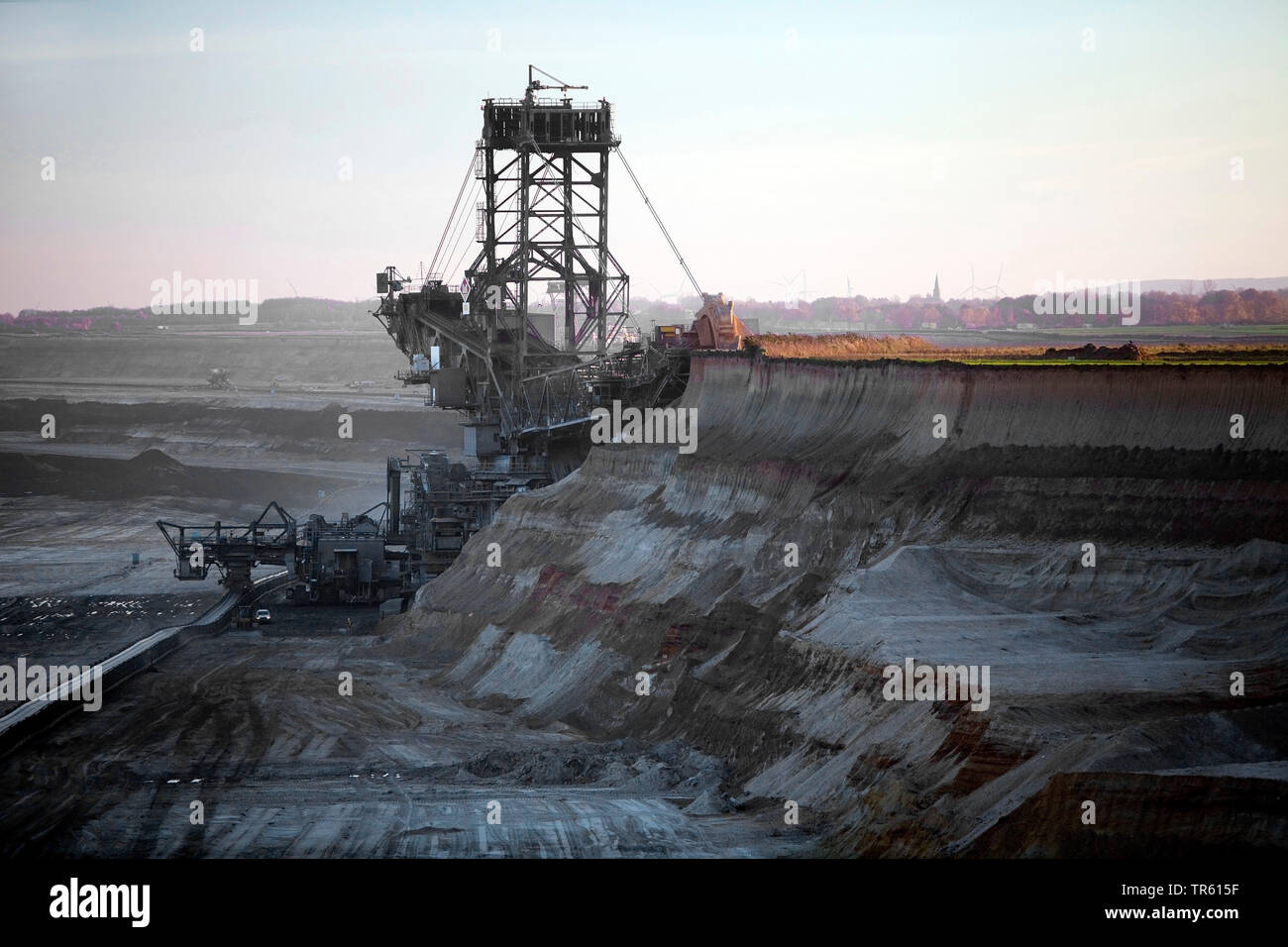 L'exploitation minière à ciel ouvert de lignite roue-pelle avec, en Allemagne, en Rhénanie du Nord-Westphalie, Garzweiler, Juechen Banque D'Images