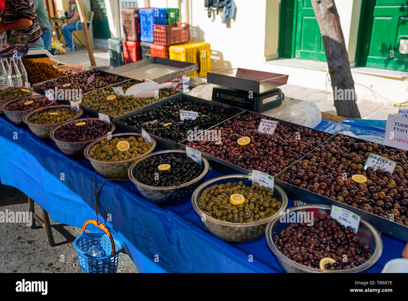 Stand d'olive sur le marché hebdomadaire, la Grèce, la Crète, la Canée Banque D'Images
