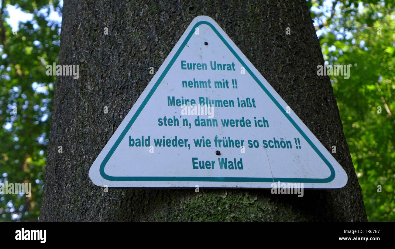 Signe de l'information avec des règles de comportement dans une forêt, Allemagne Banque D'Images