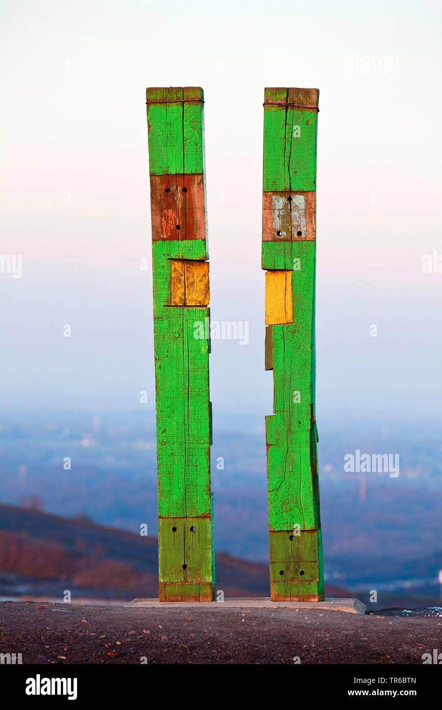 Installation 'Totems' sur le pic de la heap Haniel, Allemagne, Rhénanie du Nord-Westphalie, Ruhr, Bottrop Banque D'Images