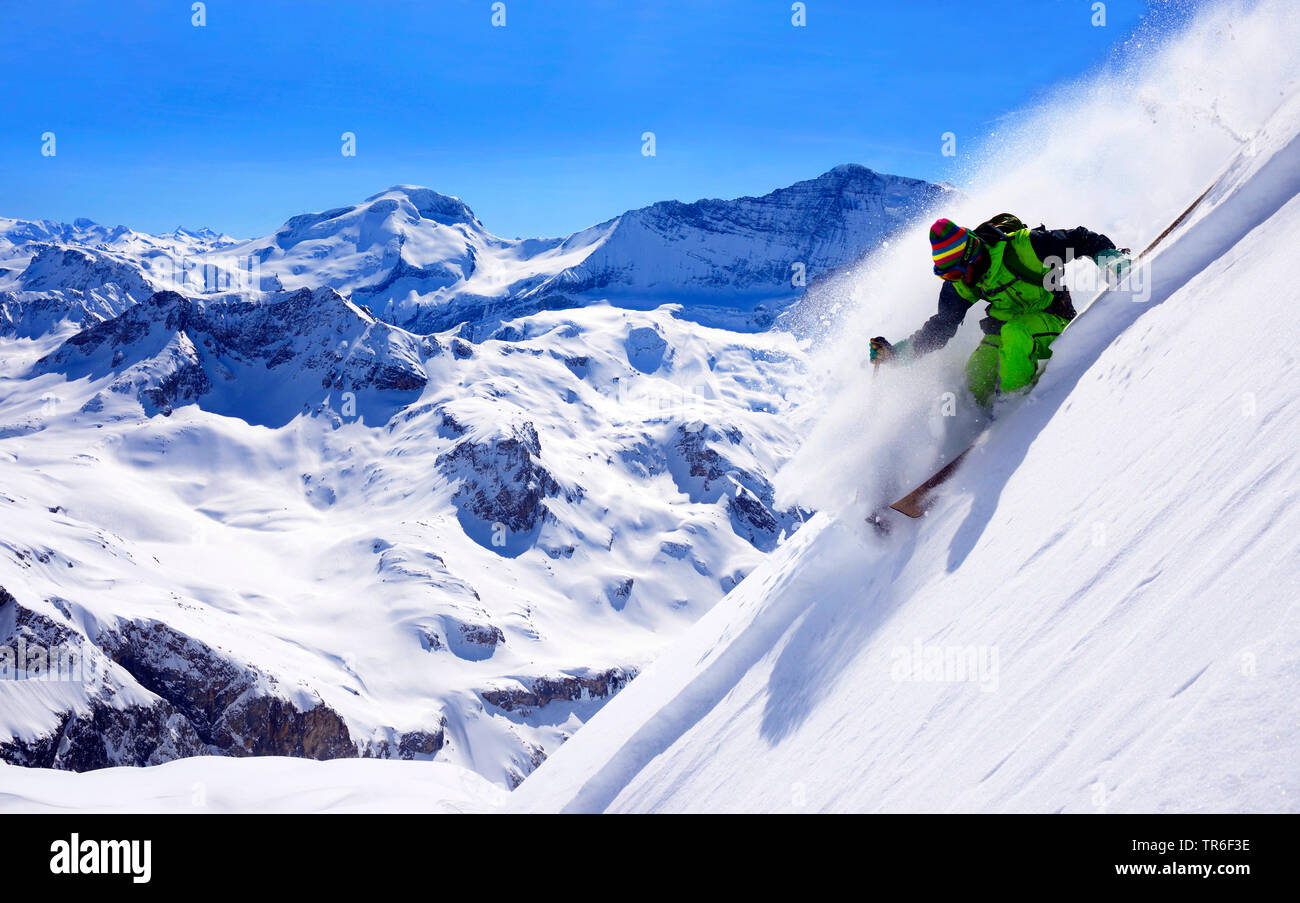 Ski hors-piste sur la montagne Bellecôte, à l'arrière du sommet de la Grande Motte et Grande Casse, France, Savoie, Parc National de la Vanoise, La Plagne Banque D'Images