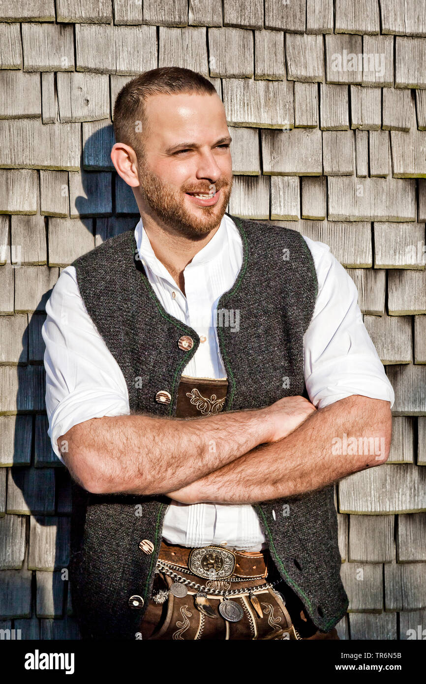 Costume Bavarois Complet Pour Homme - Lederhose En Cuir, Chemise à Carreaux, Chapeau Tyrolien - Pour Oktoberfest, Halloween, Carnaval