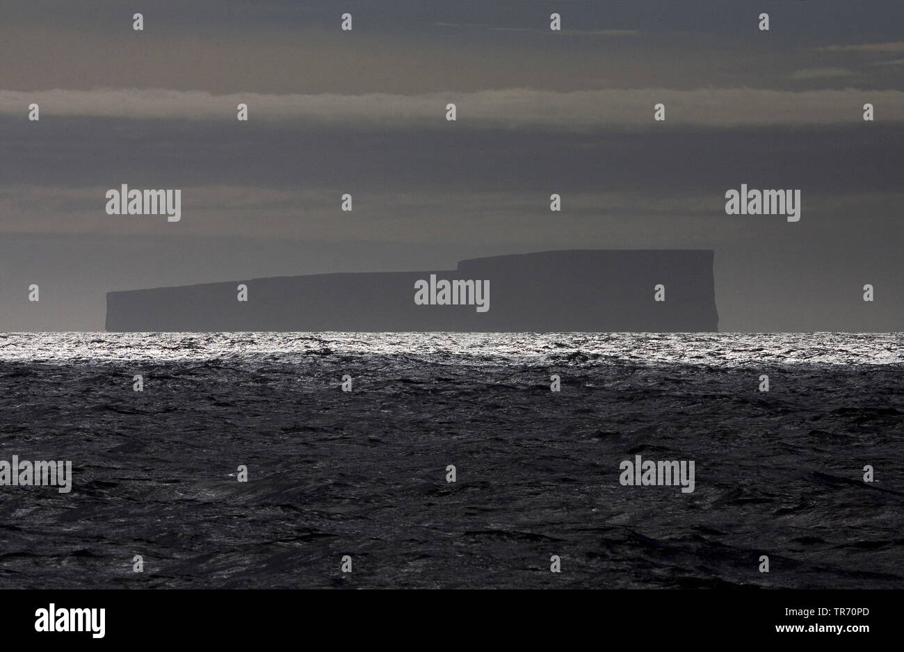 Iceberg au sud de la Géorgie du Sud au coucher du soleil, Suedgeorgien Banque D'Images