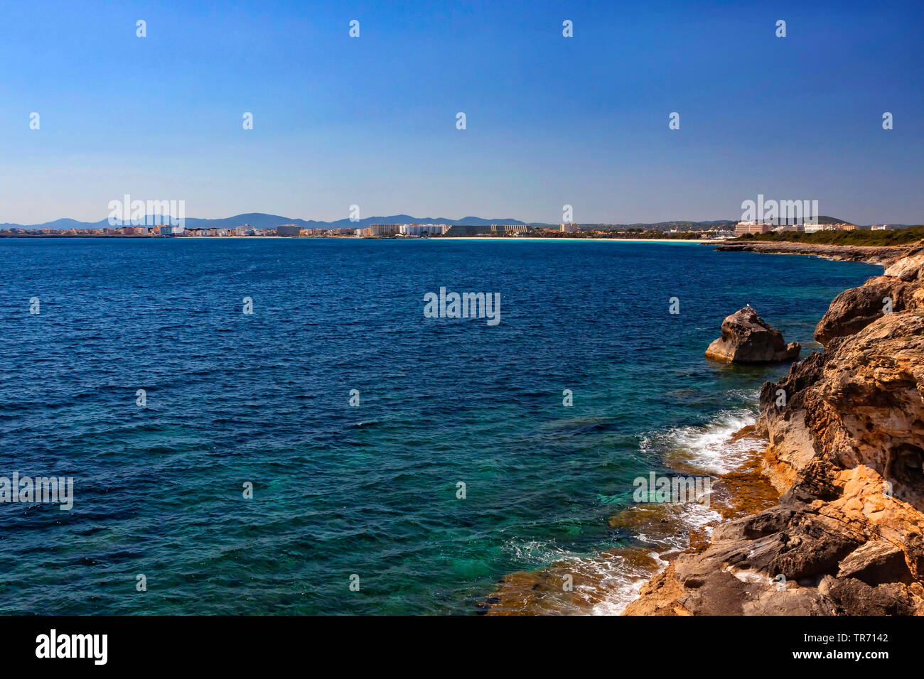 Dans la côte de la roche est de Mallorca, Espagne, Îles Baléares, Majorque Banque D'Images