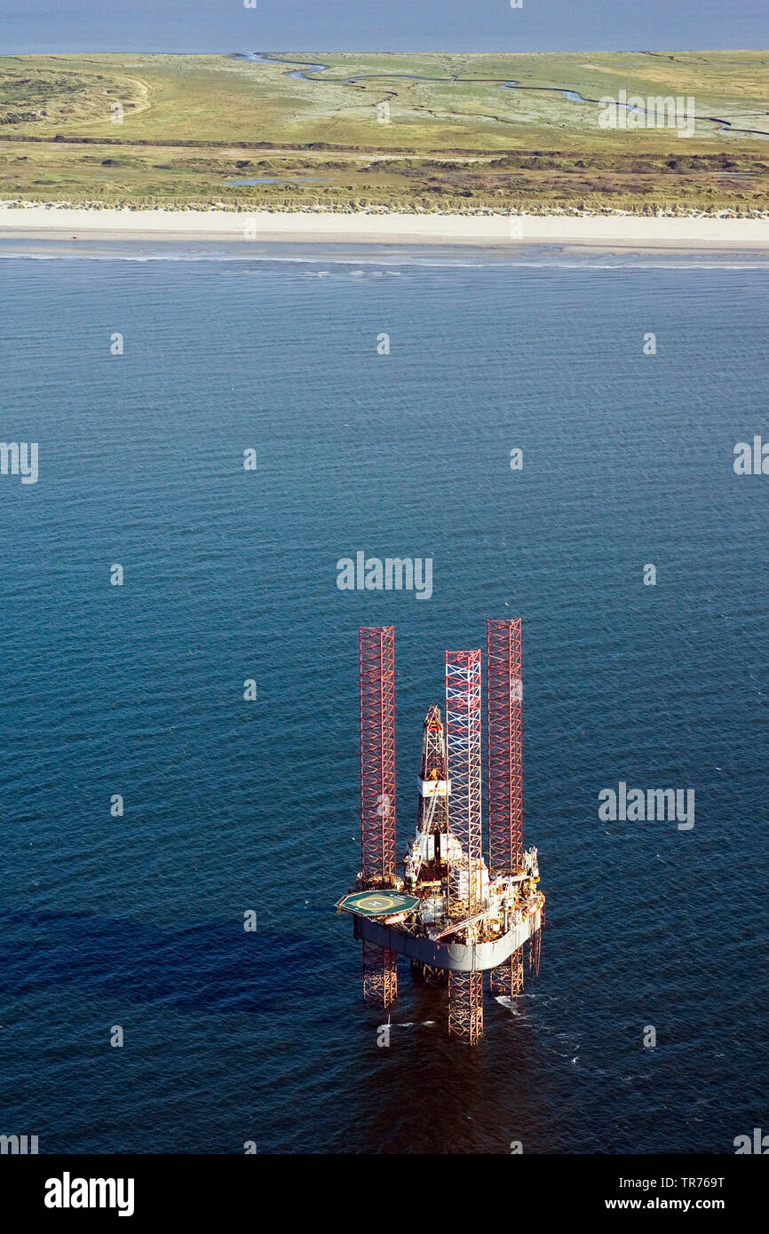 Oilbarge de forage en mer du Nord, photo aérienne, Pays-Bas Banque D'Images