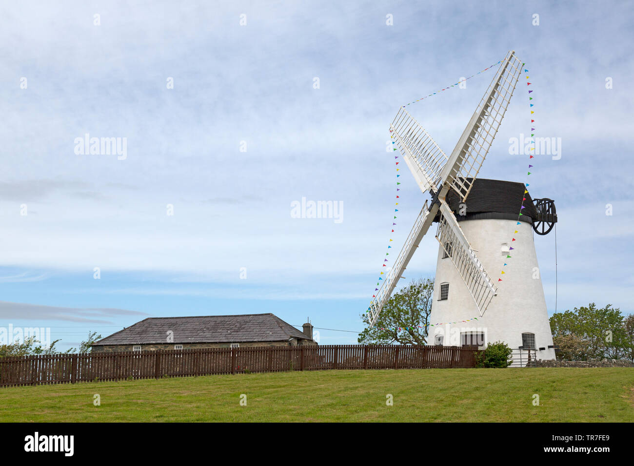 Llynnon Llynnon Melin, ou moulin. Le seul moulin à vent de gauche sur l'île d'Anglesey en Galles du Nord. Construit en 1775. Banque D'Images